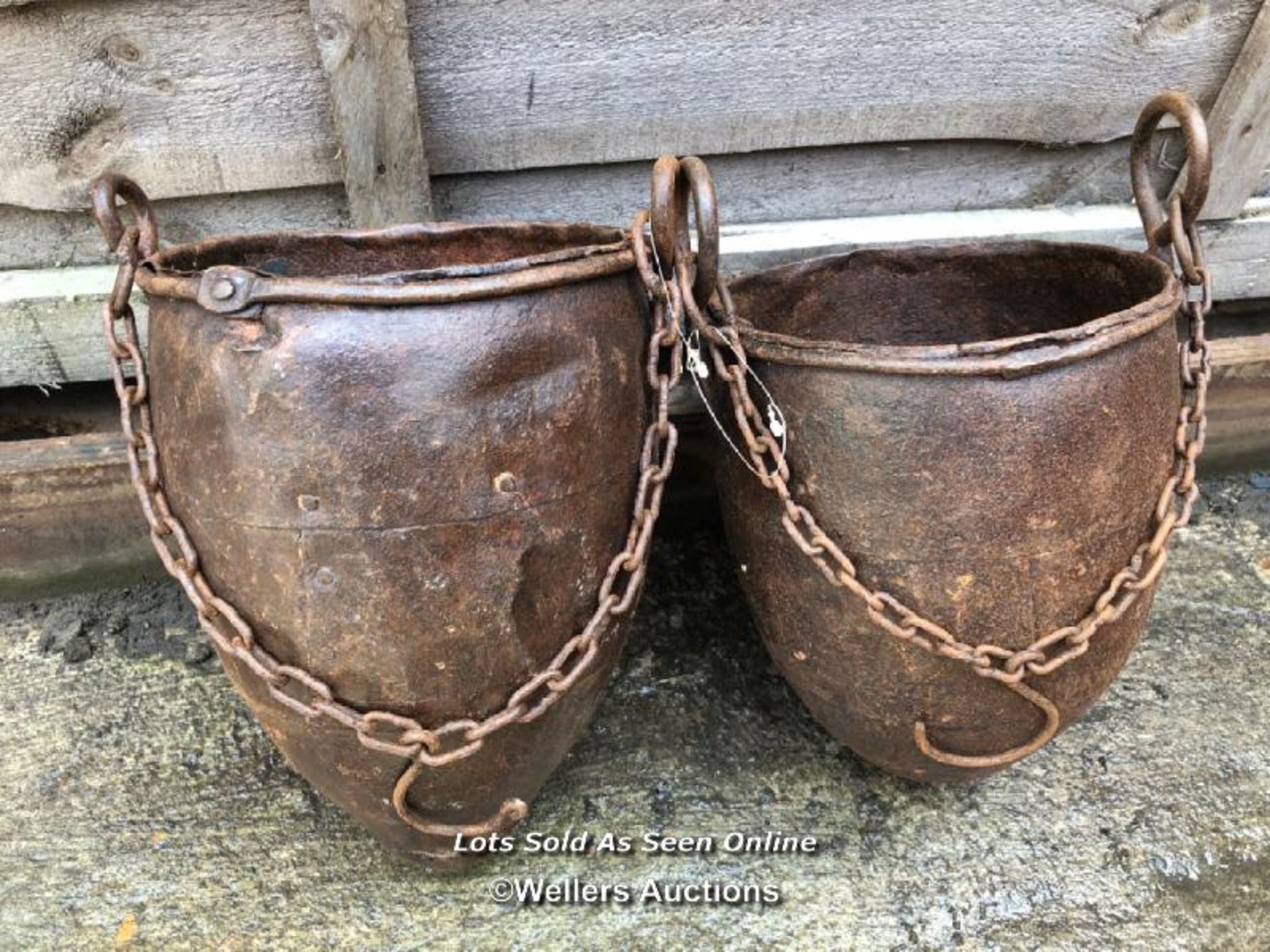 *PAIR OF GALVANISED HANGING BASKETS, 32CM (H) X 20CM (DIA) / COLLECTION LOCATION: WELLERS