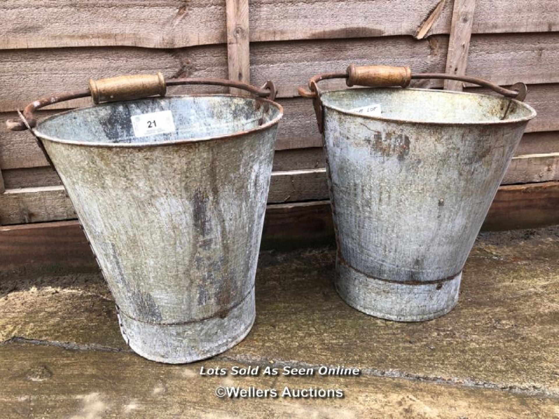 *PAIR OF GALVANISED BUCKETS WOODEN HANDLES, 32CM (H) X 32CM (DIA) / COLLECTION LOCATION: WELLERS