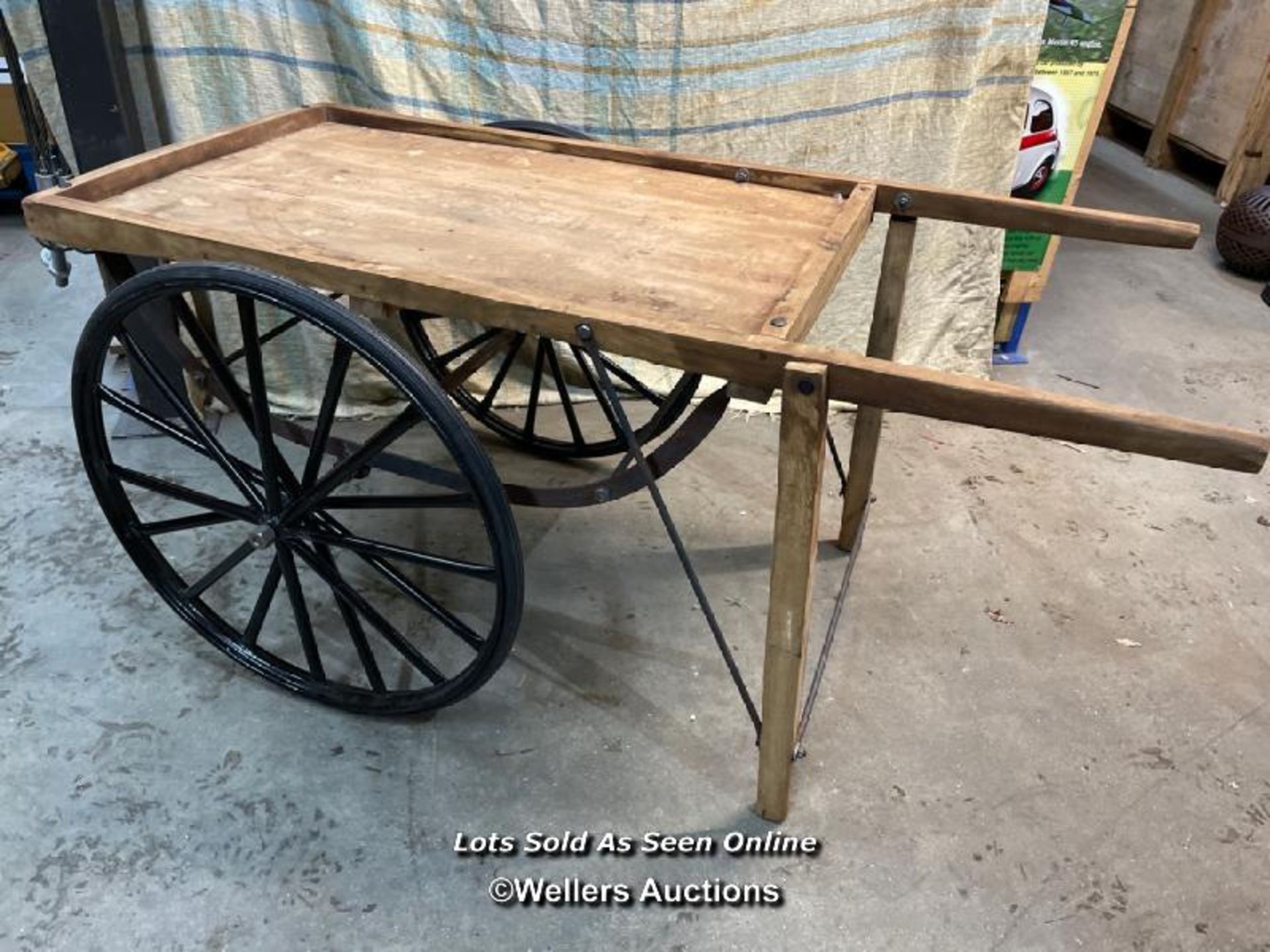 *TRADERS 2 WHEEL BARROW, BED 100CM (L) X 65CM (H), WHEELS 68CM (DIA) / COLLECTION LOCATION:
