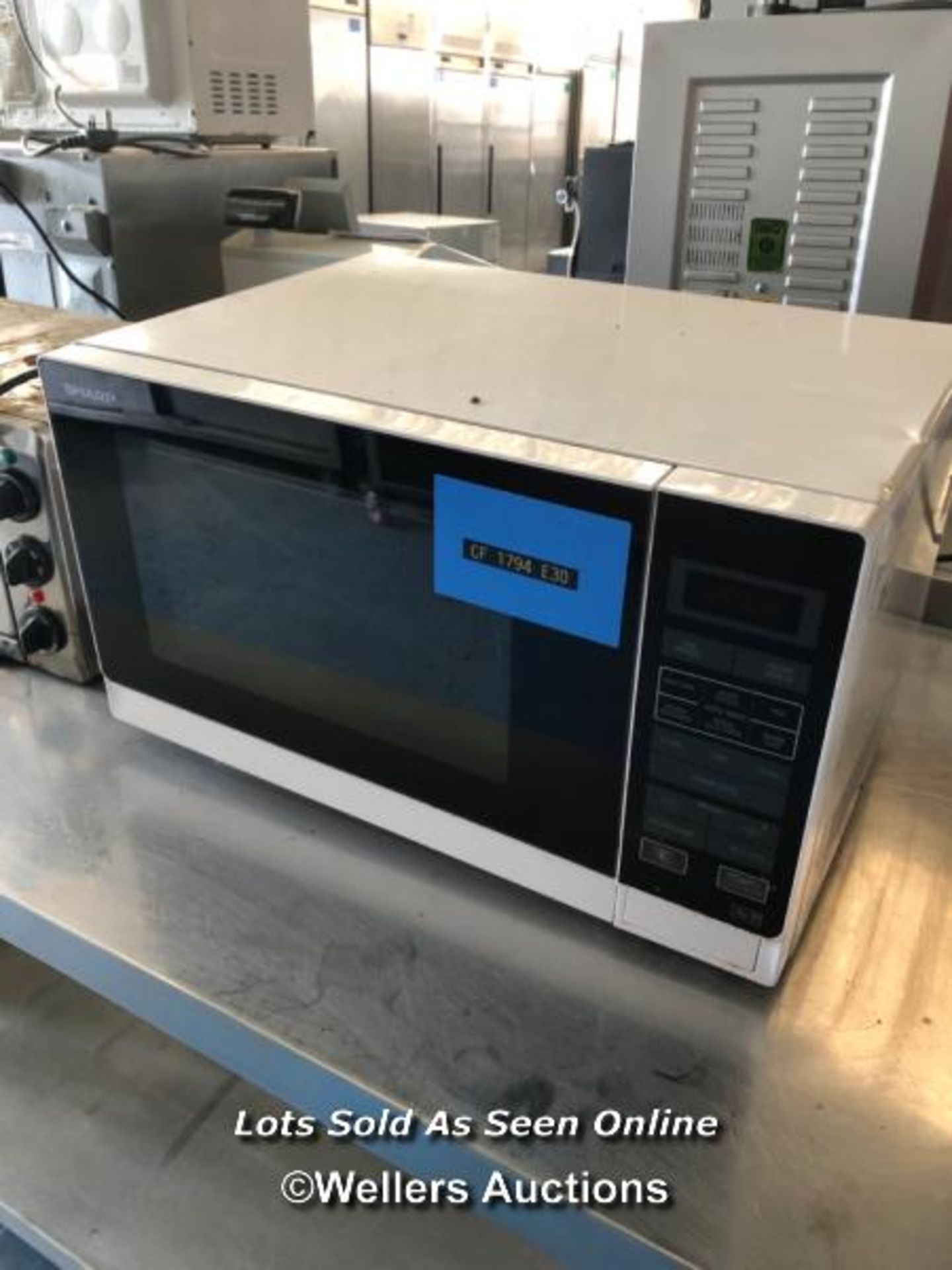 JOB LOT OF 4X MICROWAVES, BRANDS INCL. SHARP, KENWOOD, DUALIT / COLLECTION LOCATION: PETERBOROUGH ( - Image 4 of 4