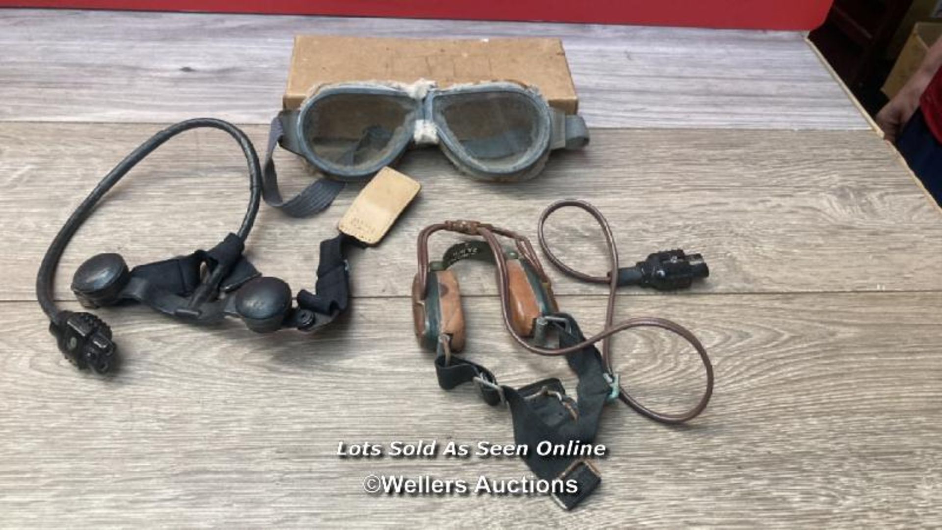*BOXED VINTAGE FLYING GOGGLES & THROAT MICROPHONE