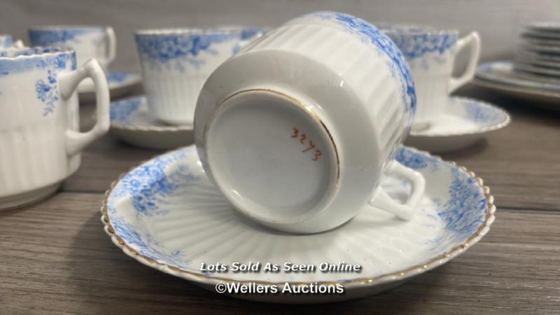 PART VICTORIAN BLUE & WHITE FINE BONE CHINA TEA SERVICE (26) - Image 3 of 5