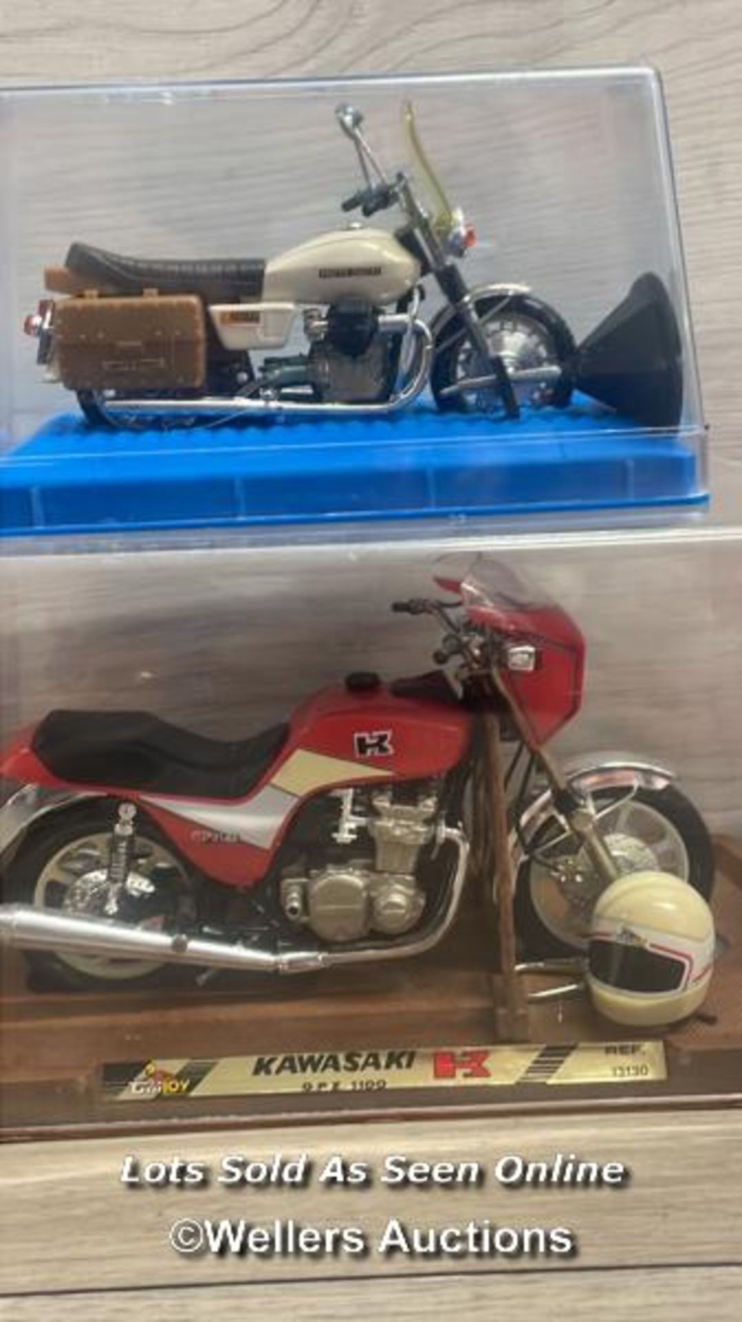 SIX COLLECTABLE MODEL MOTORBIKES - Image 3 of 4
