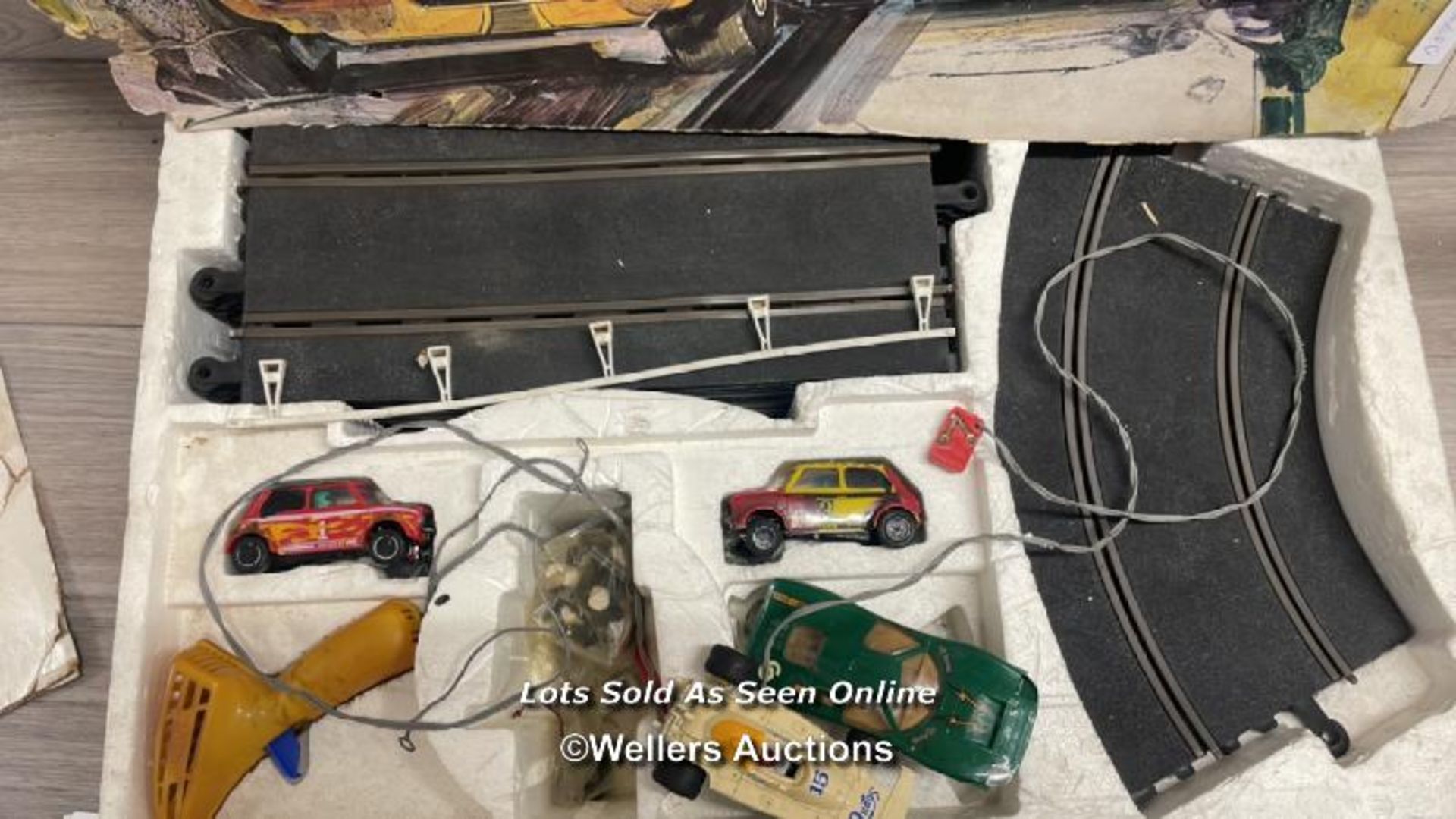 VINTAGE SCALEXTRIC 300 SET, PLAYWORN, MISSING ONE CONTROLER - Image 2 of 7