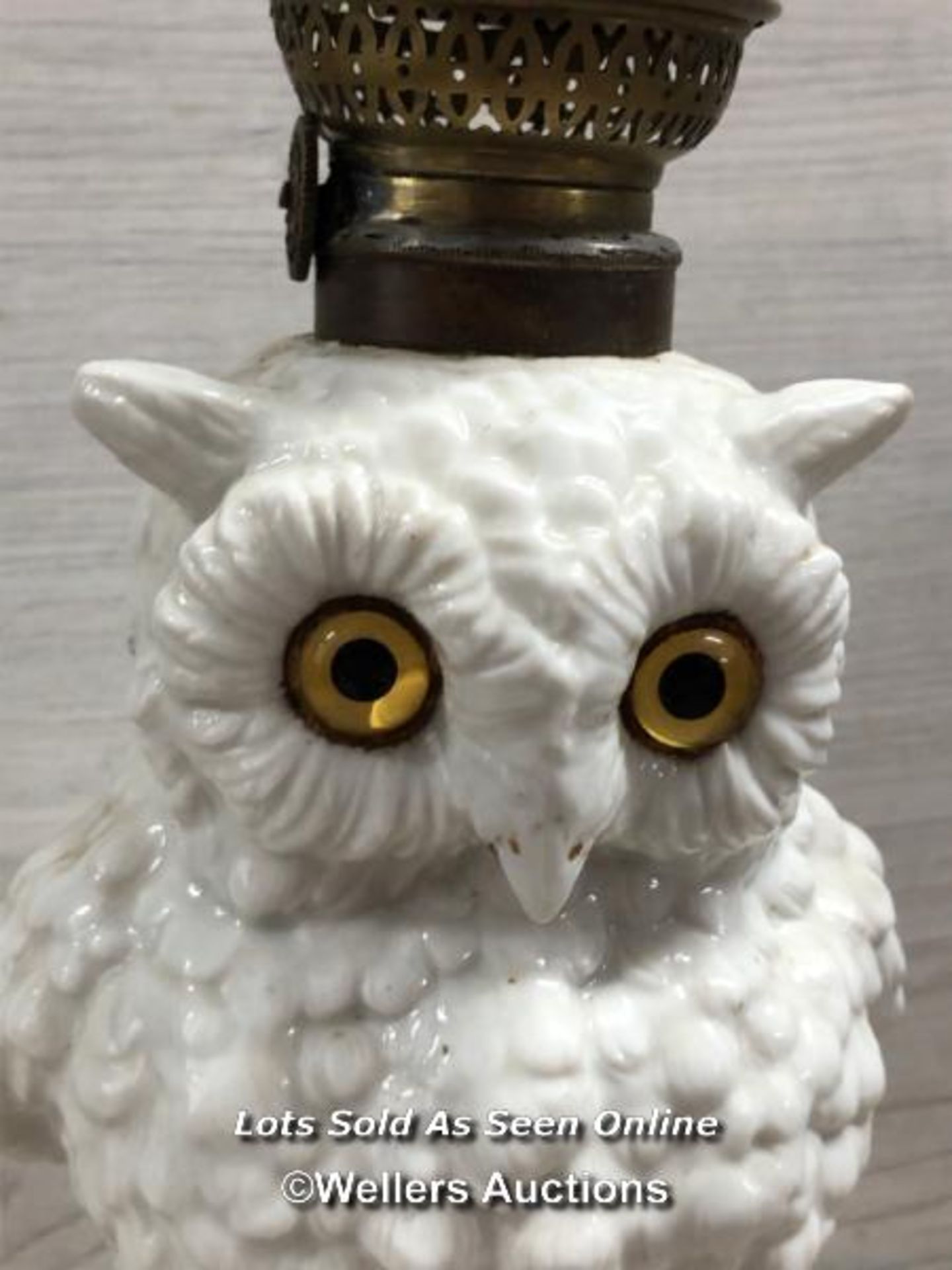 *ANTIQUE 19TH CENTURY GERMAN PORCELAIN OWL OIL LAMP BASE / 26CM HIGH - Image 3 of 3