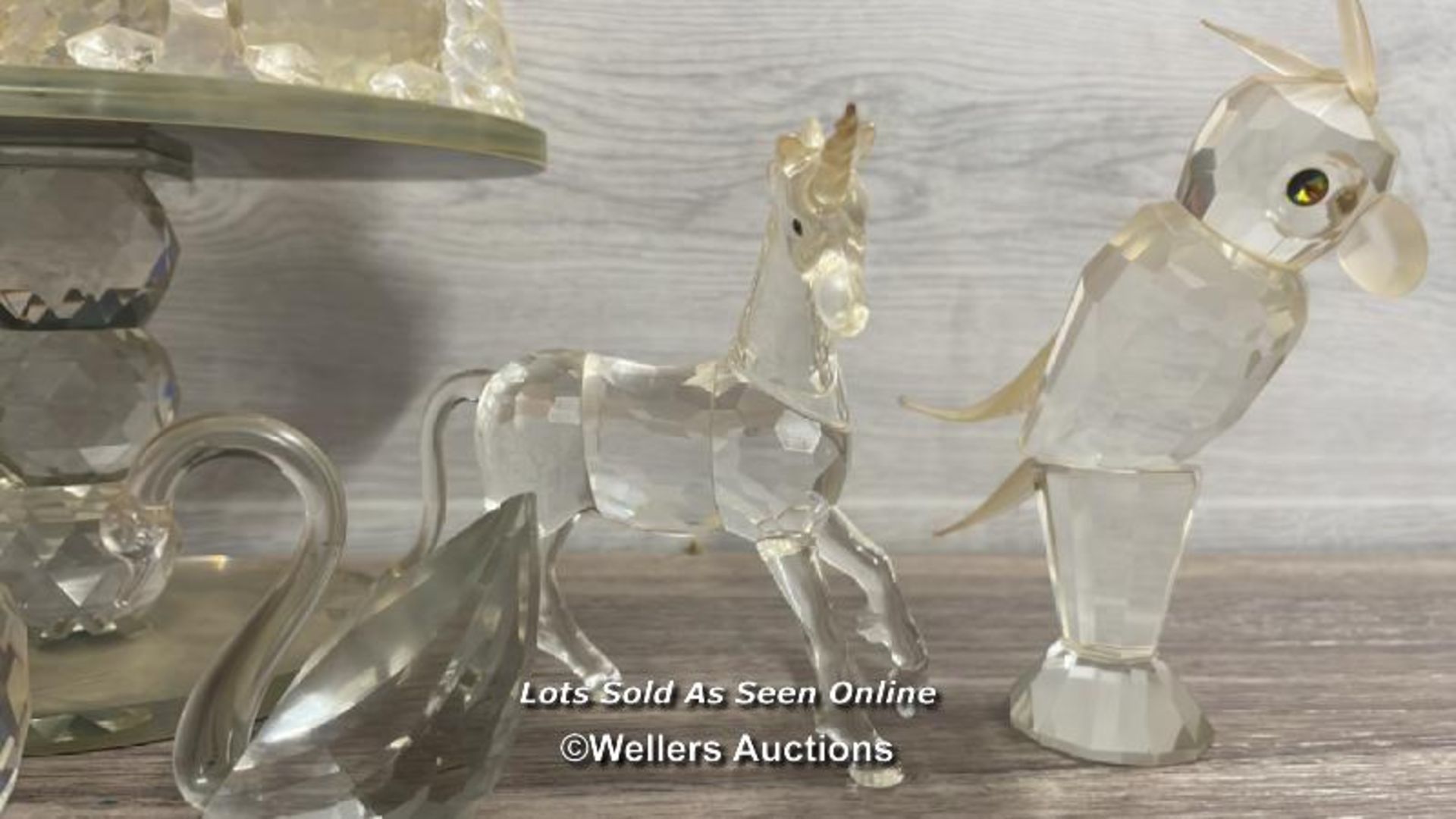 CUT GLASS FRUIT AND ANIMAL ORNAMENTS (7) - Image 4 of 4