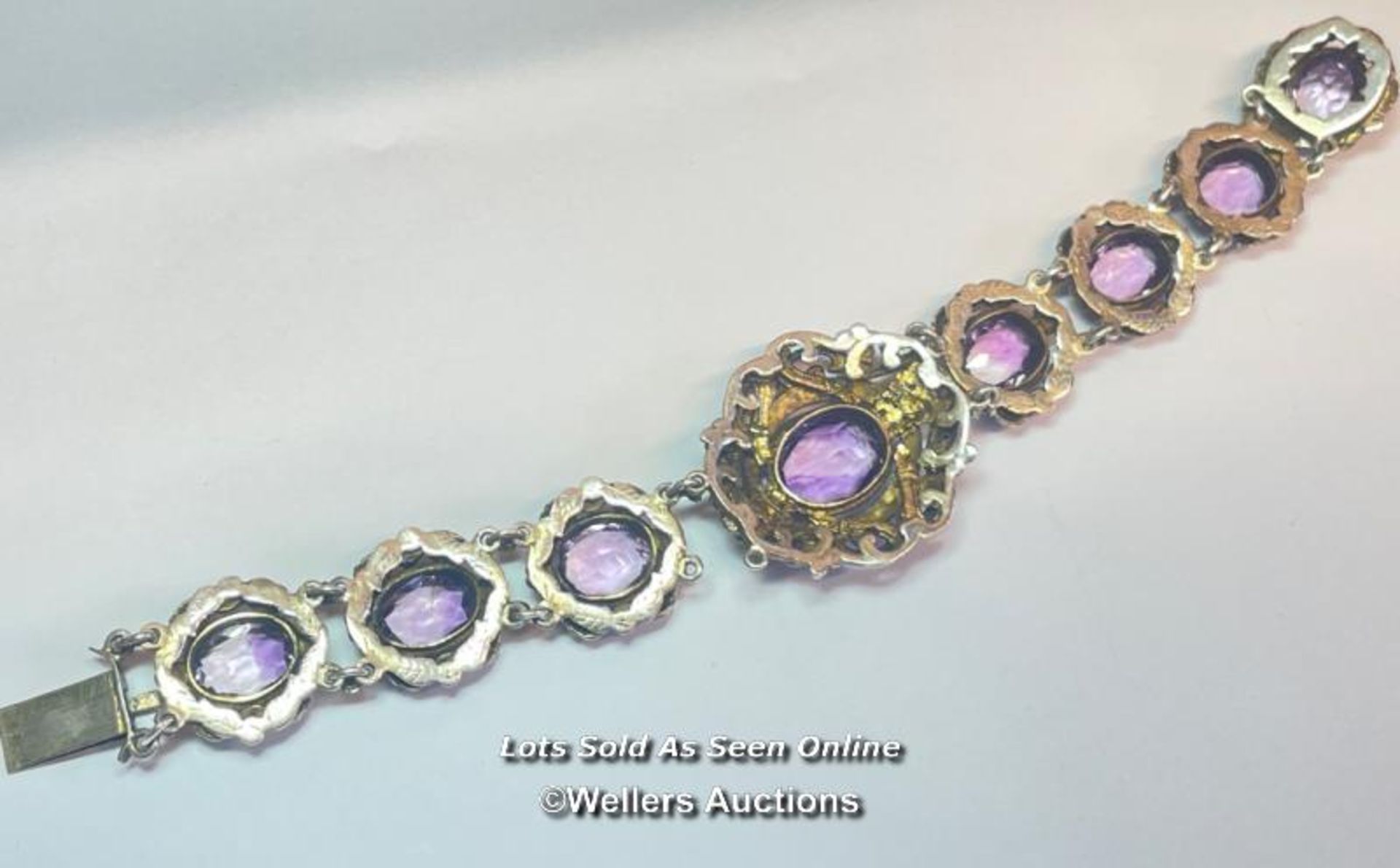 MATCHING NECKLACE & BRACELET WITH AMETHYSTS AND SEED PEARLS, CENTRAL AMETHYST MEASURES 13.5MM X 8. - Image 6 of 6