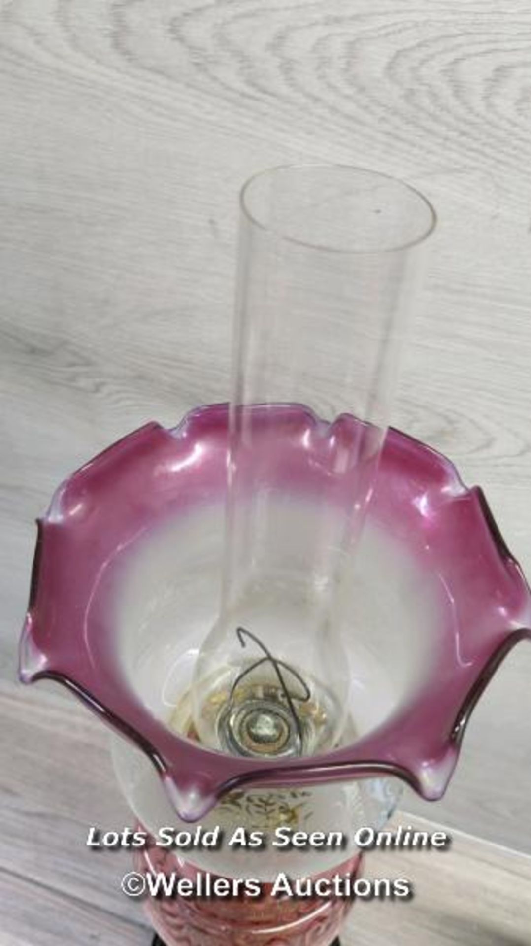 *ANTIQUE CRANBERRY GLASS OIL LAMP CORINTHIAN BRASS COLUMN FLUTED SHADE - Image 4 of 8