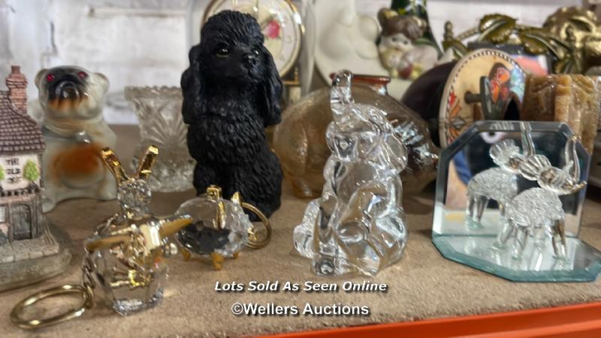 ASSORTED BRIC-A-BRAC INCLUDING DOLLS, BOTTLES, CLOCK AND ELEPHANTS - Image 8 of 8