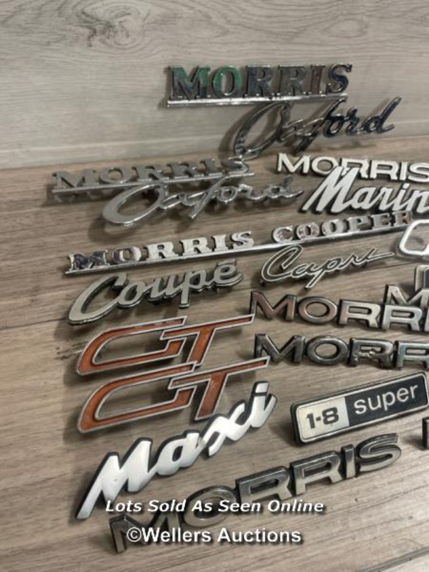 VINTAGE AUTOMOTIVE - COLLECTION OF CAR NAME BADGES INCLUDING MAINLY MORRIS - Image 2 of 3