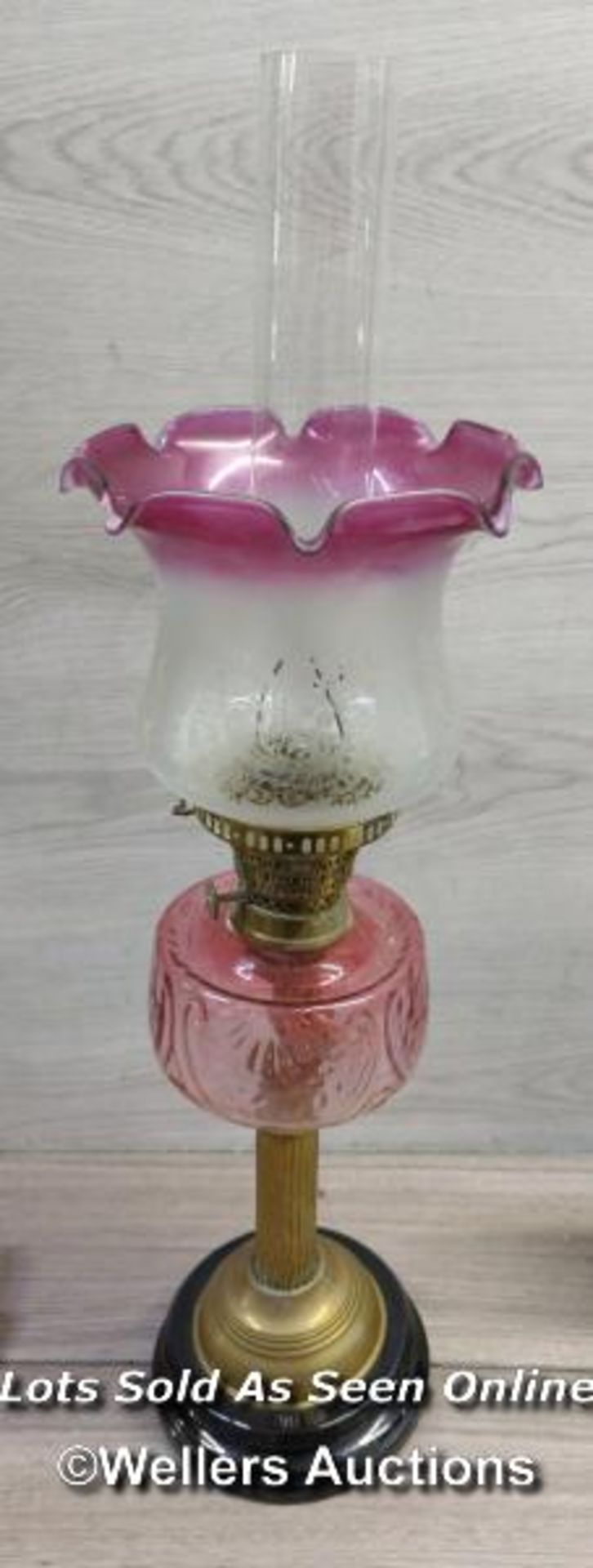 *ANTIQUE CRANBERRY GLASS OIL LAMP CORINTHIAN BRASS COLUMN FLUTED SHADE