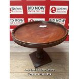 *VINTAGE TURNED AND FOOTED MAHOGANY CAKE STAND, PLANT DISPLAY [319]