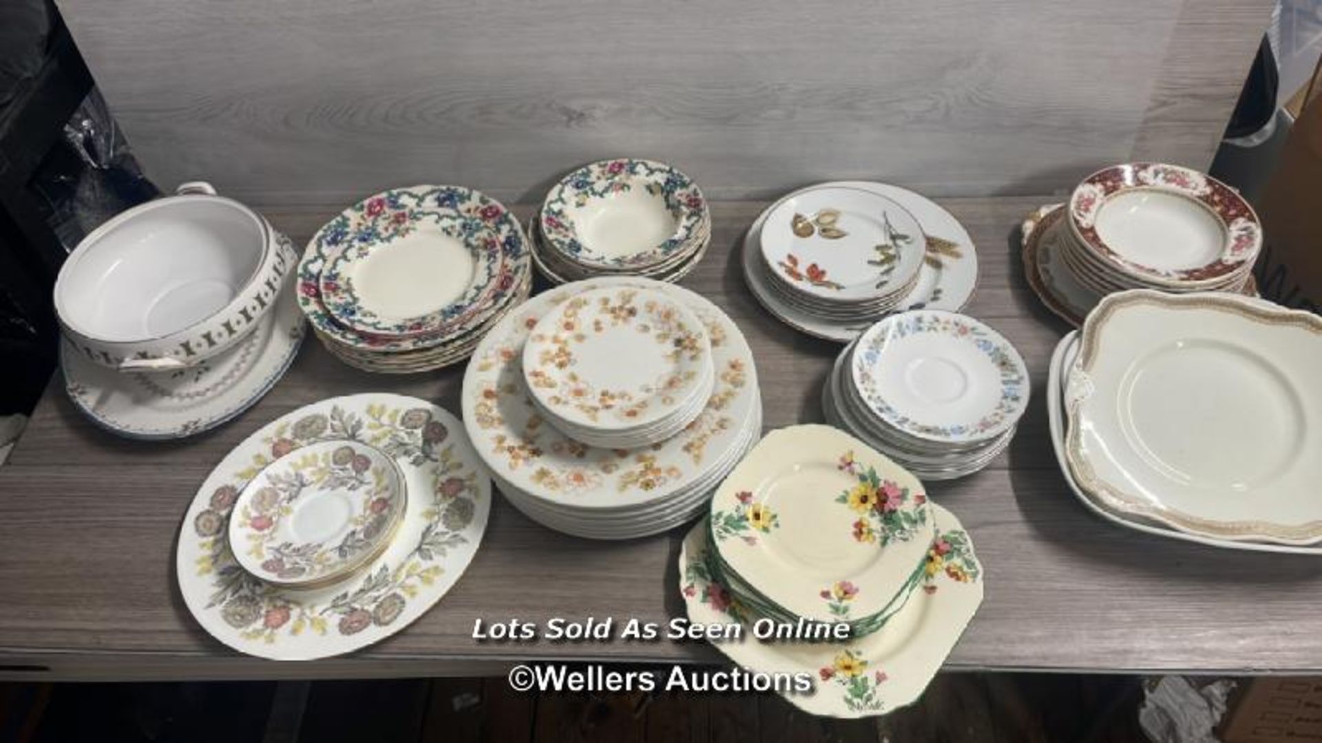 ASSORTED CHINA PLATES AND SAUCERS INCLUDING ROYAL DOULTON "VICTORIA" , ROYAL DOULTON "OLD COLONY"