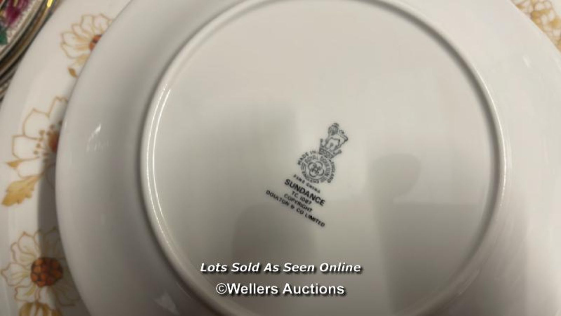 ASSORTED CHINA PLATES AND SAUCERS INCLUDING ROYAL DOULTON "VICTORIA" , ROYAL DOULTON "OLD COLONY" - Image 7 of 13