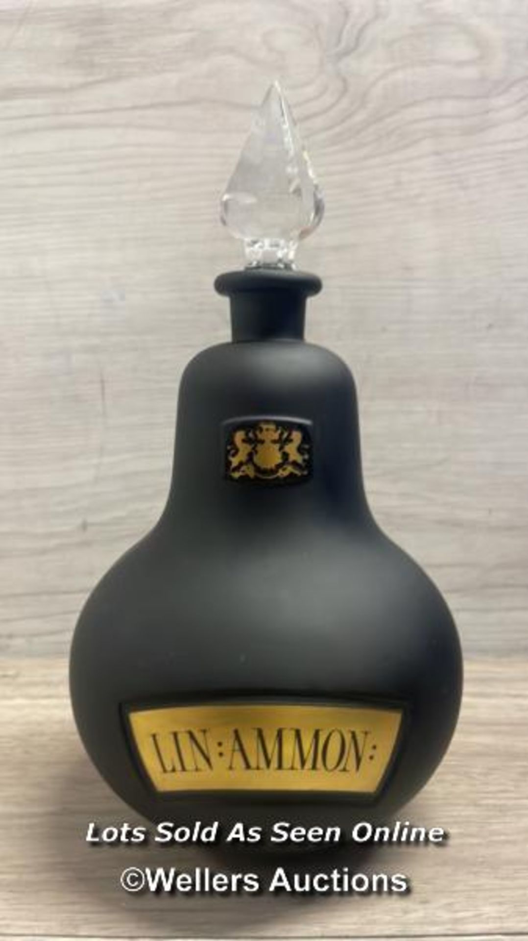 A RARE ROYAL PHARMACEUTICAL SOCIETY APOTHECARY BOTTLE, C1970S / 80'S, IN BLACK FROSTED GLASS WITH