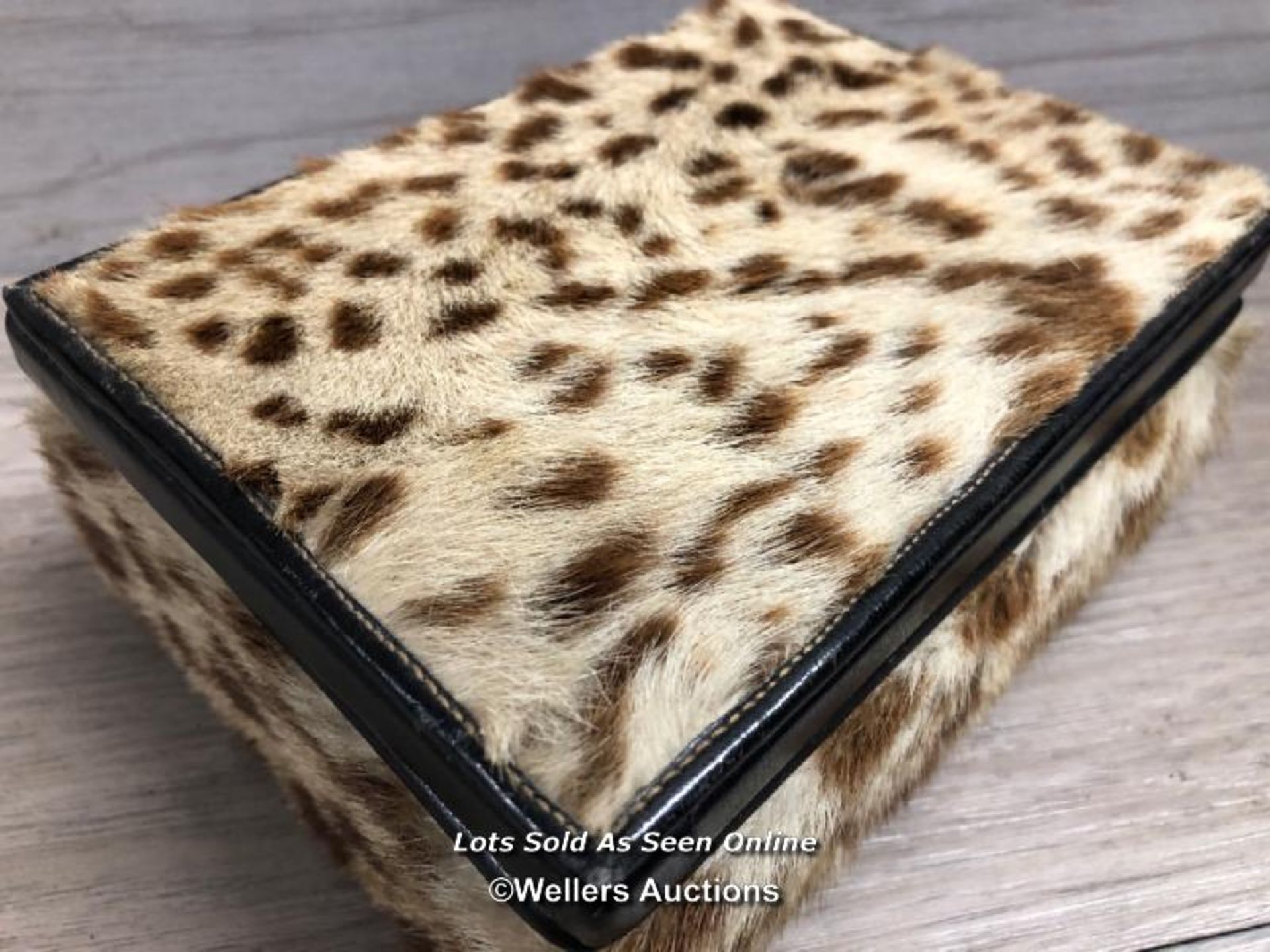 VINTAGE REAL LEOPARD FUR AND LEATHER JEWELLERY TRINKET DISPLAY BOX - Image 3 of 3