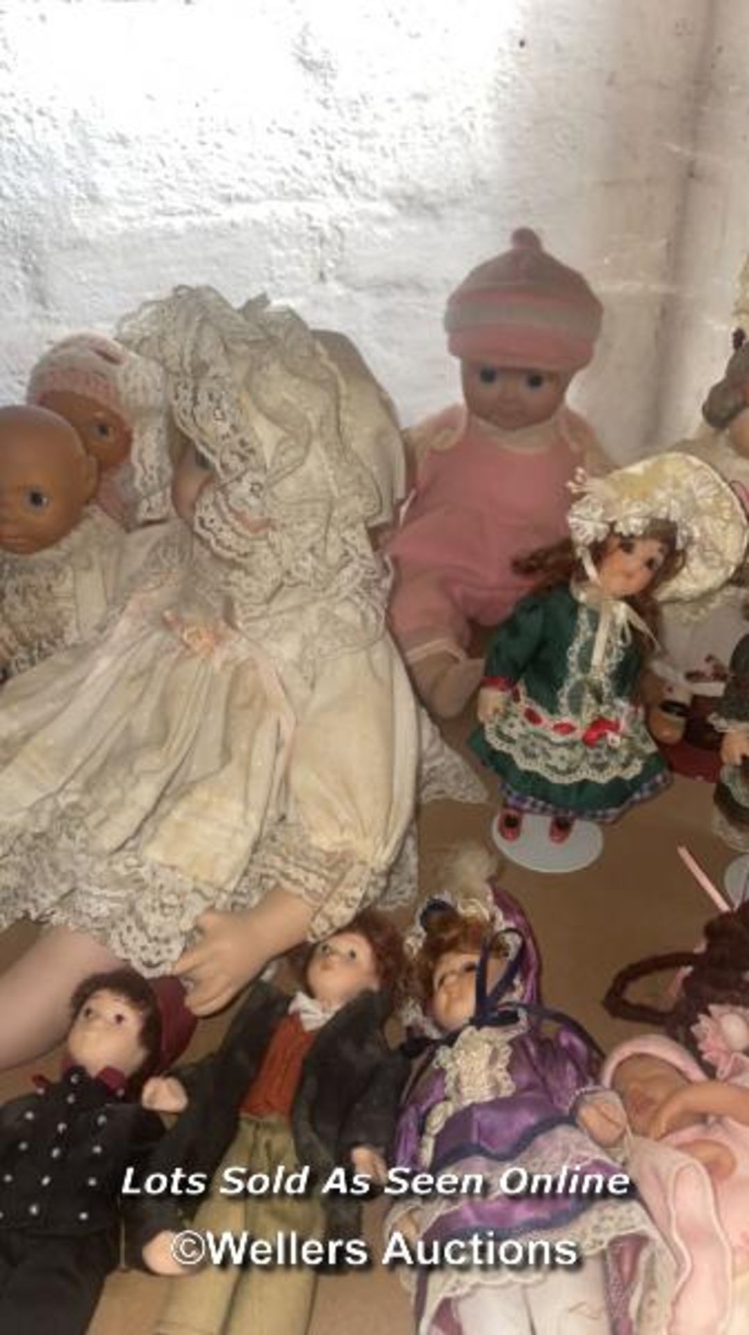 QUANTITY OF ASSORTED DOLLS OF DIFFERENT MAKES, SHAPES AND SIZES - Image 3 of 6