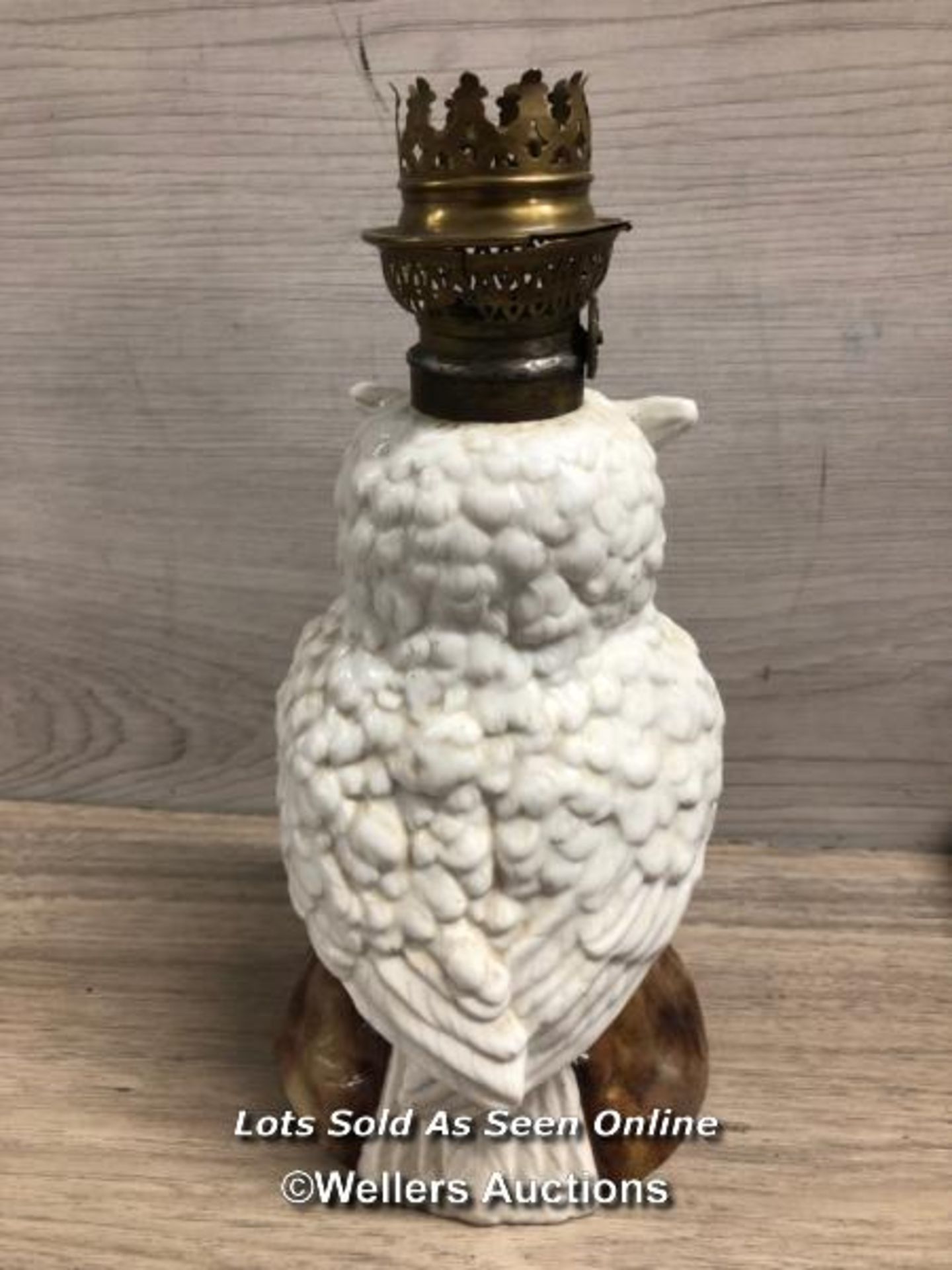 *ANTIQUE 19TH CENTURY GERMAN PORCELAIN OWL OIL LAMP BASE / 26CM HIGH - Image 2 of 3