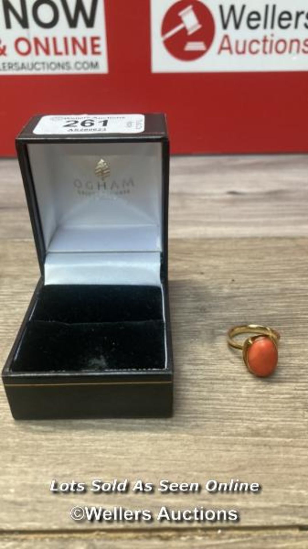 *ANTIQUE BEAUTIFUL CORAL CABOCHON RICH YELLOW GOLD RING SIZE N 3.9G - Image 2 of 5