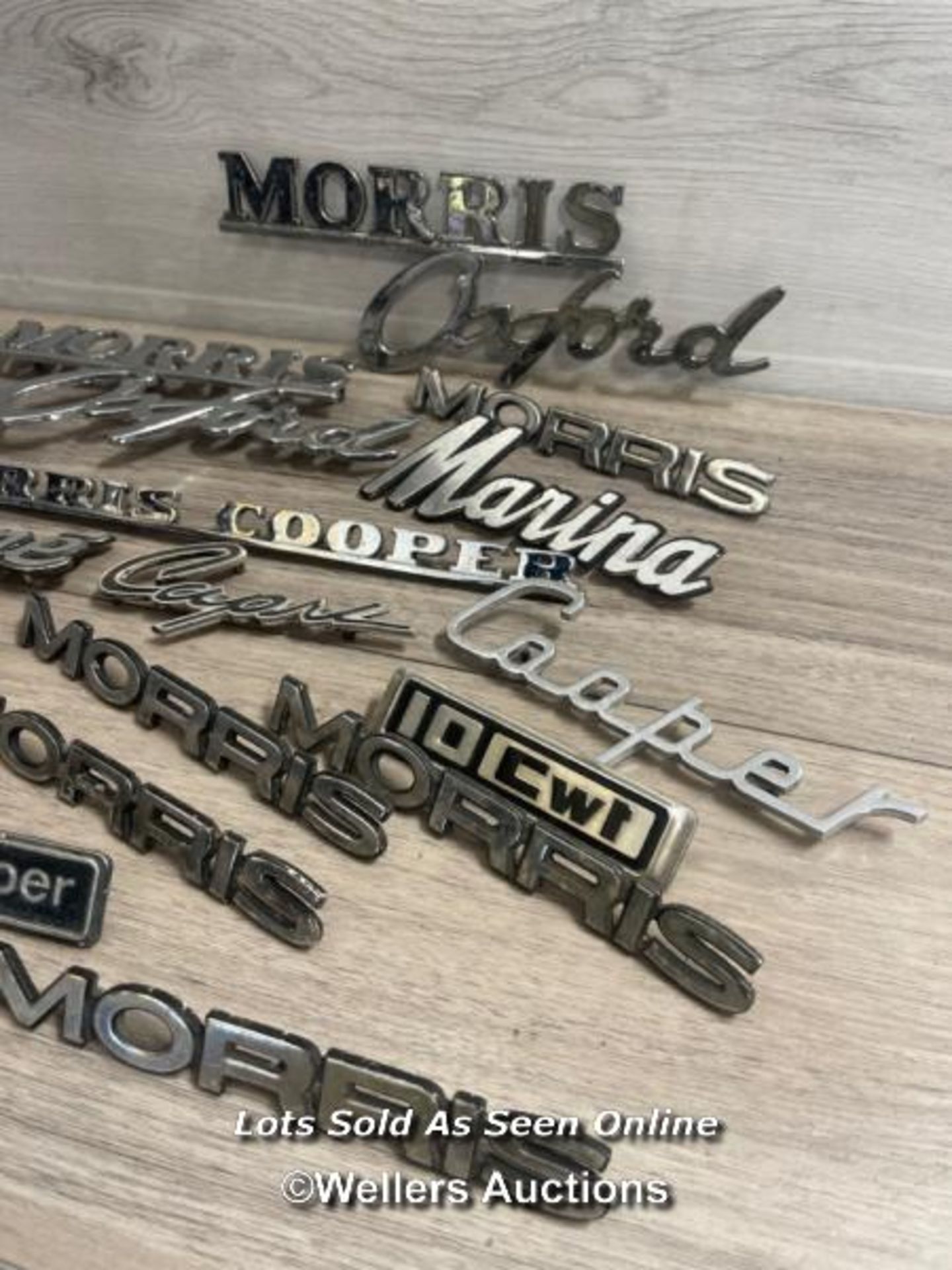 VINTAGE AUTOMOTIVE - COLLECTION OF CAR NAME BADGES INCLUDING MAINLY MORRIS - Image 3 of 3