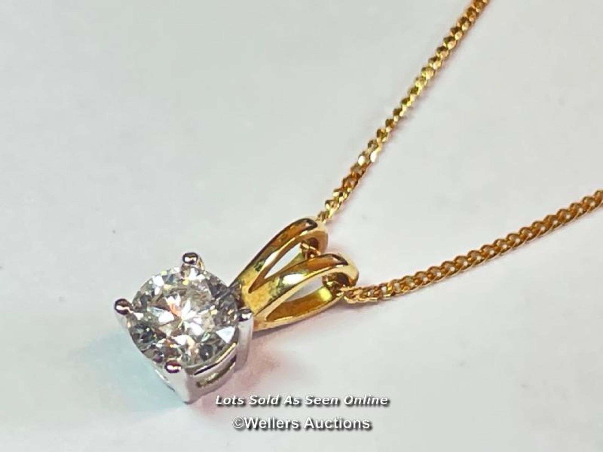 18CT YELLOW GOLD PENDANT & CHAIN, DIAMOND SET IN 18CT WHITE GOLD, DIAMOND WEIGHT APPROX. 0.40CT,