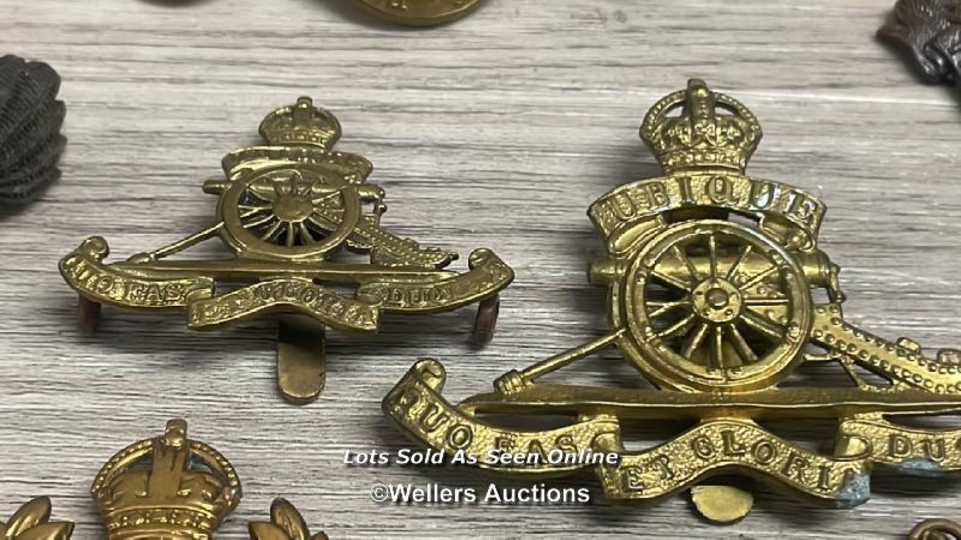 COLLECTION OF MILITARY BADGES INCLUDING ONE WWII GERMAN BUTTON - Image 3 of 9