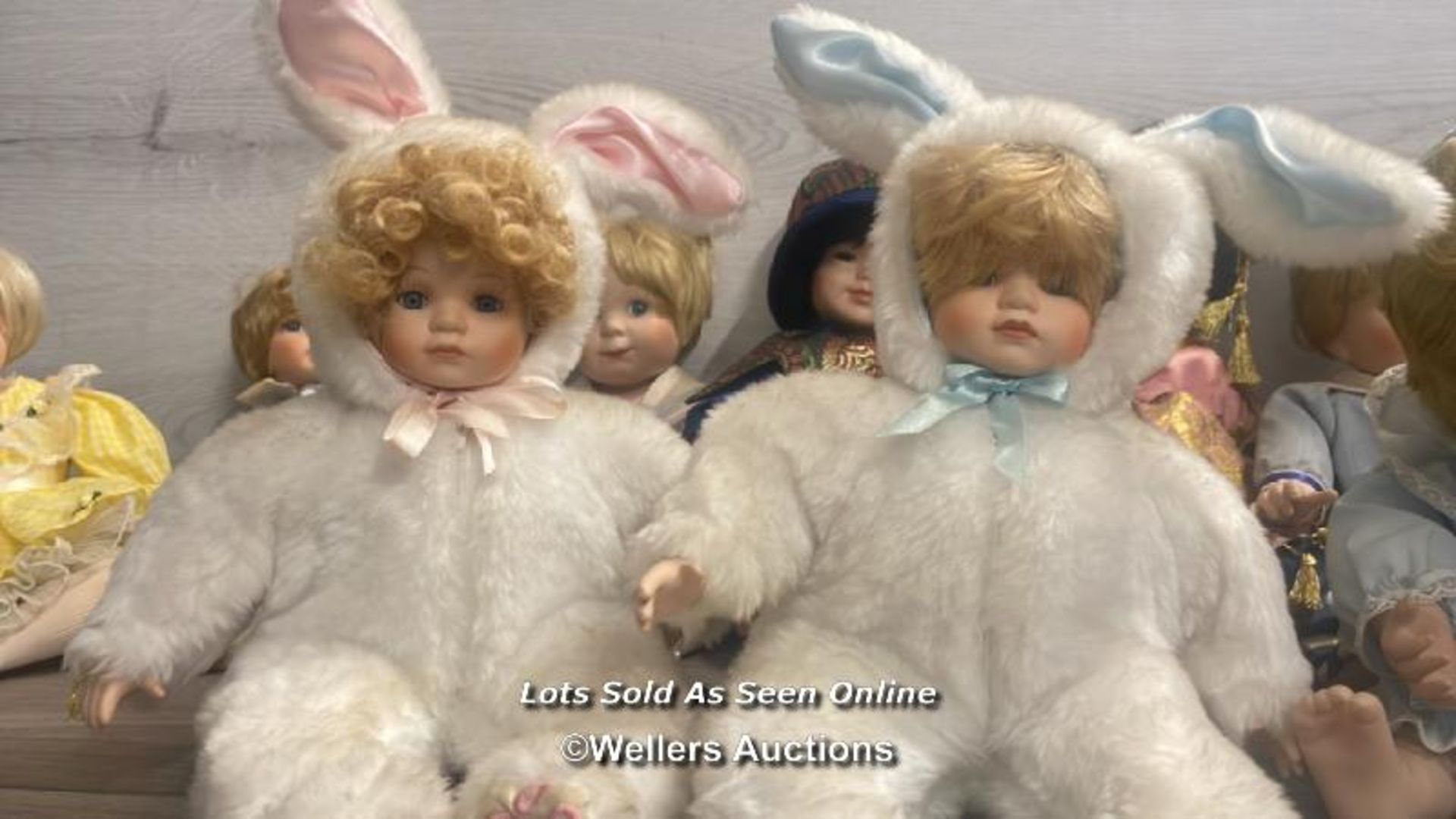 NINE COLLECTABLE PORCALAIN DOLLS - Image 2 of 9