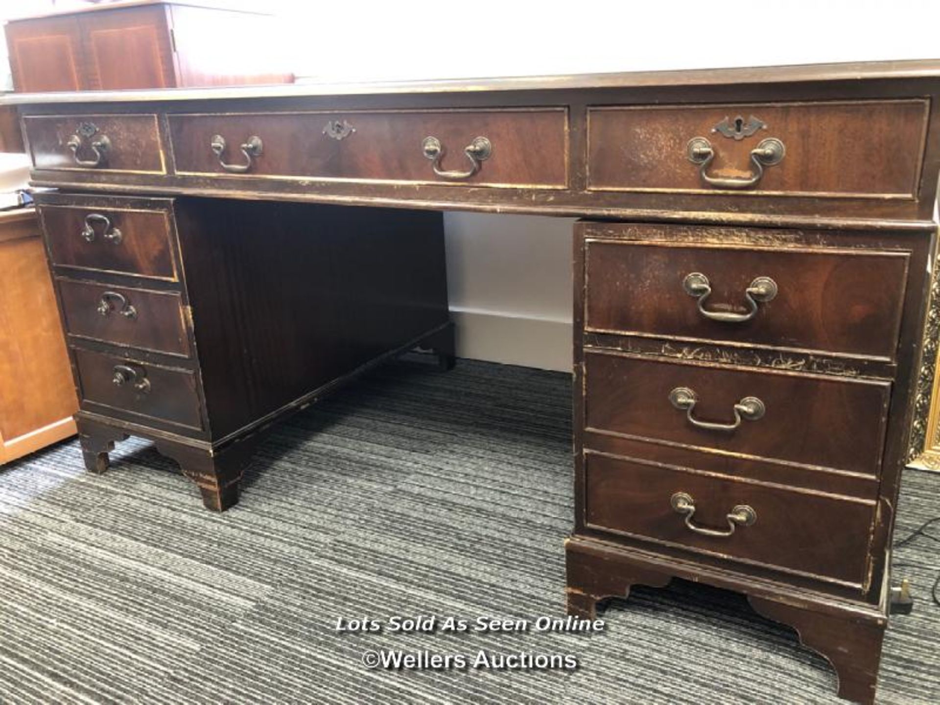 MAHOGANY PARTNERS DESK WITH GREEN LEATHER TOP, ONE CENTRAL DRAW FLANKED BY EIGHT SMALLER, LEATHER - Image 2 of 4