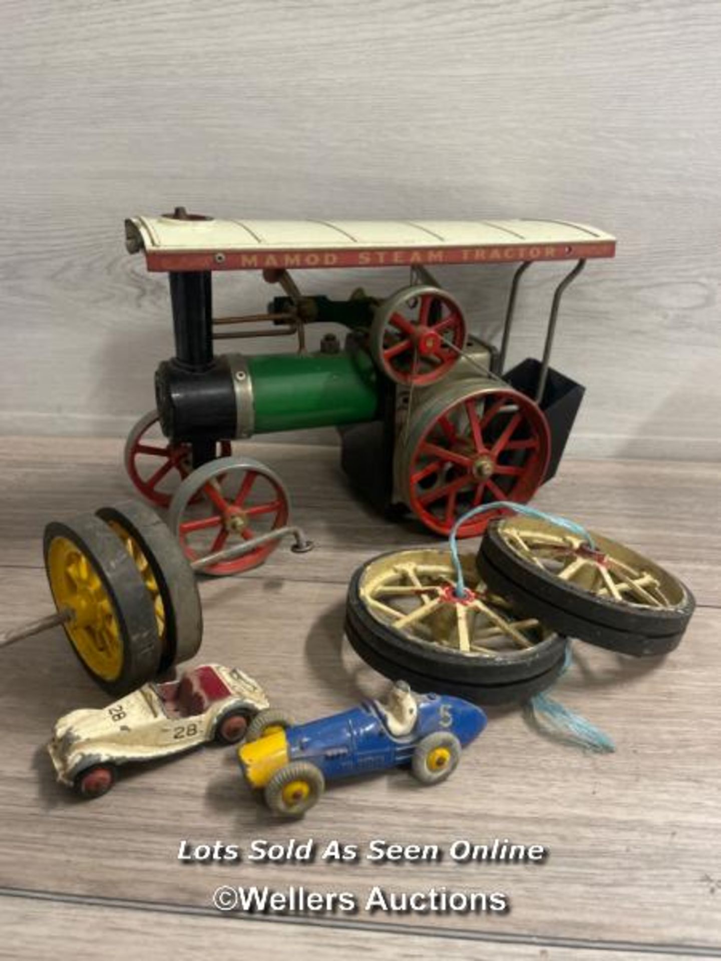 VINTAGE VIOMOC MODEL STEAM TRAIN AND SPARE PARTS WITH TWO VINTAGE CORGI DIECAST CARS