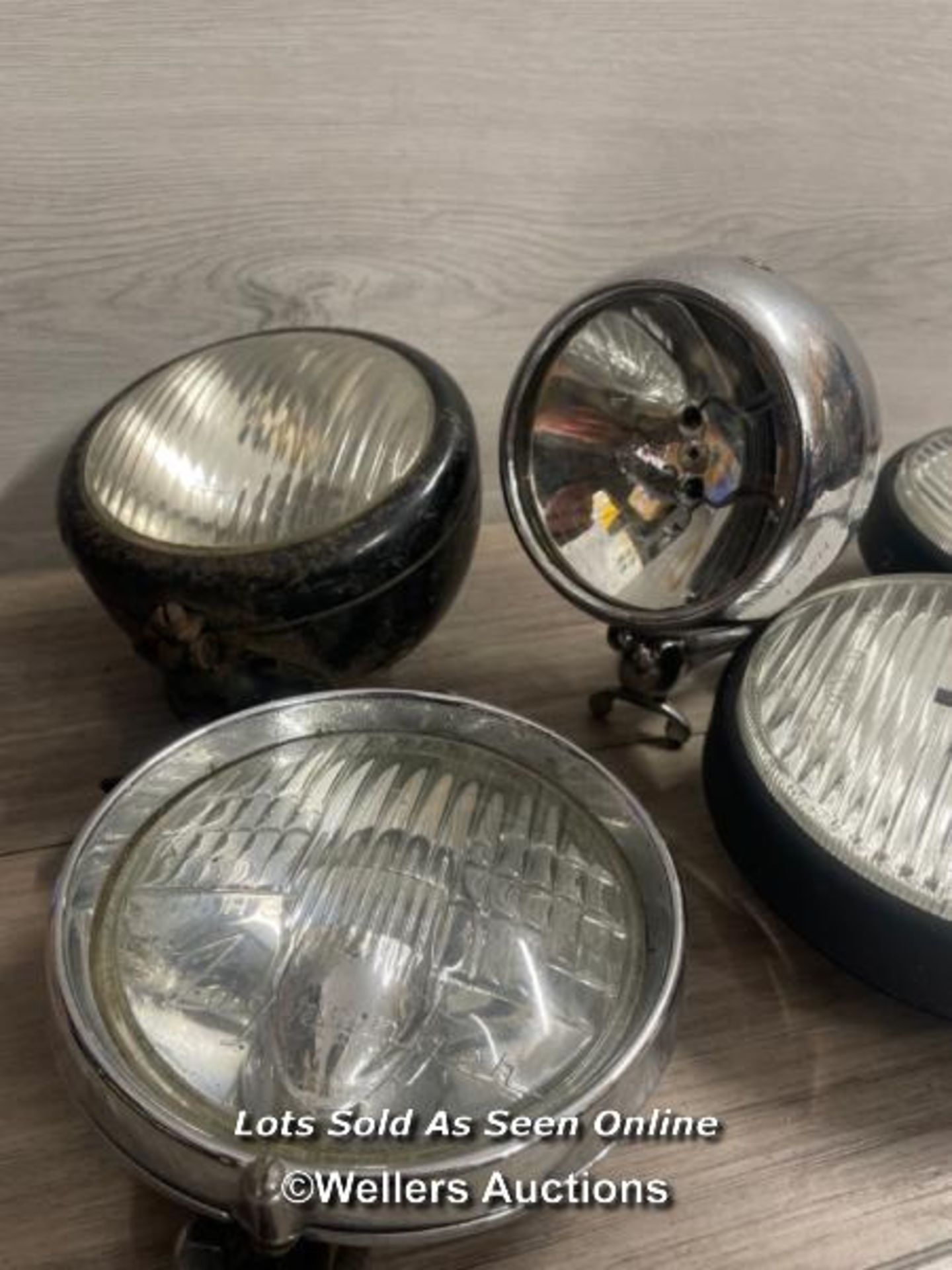 VINTAGE AUTOMOTIVE - FIVE ASSORTED FOG LIGHTS INCLUDING RING, FOGRANGER AND RAYDYIOT - Image 3 of 3