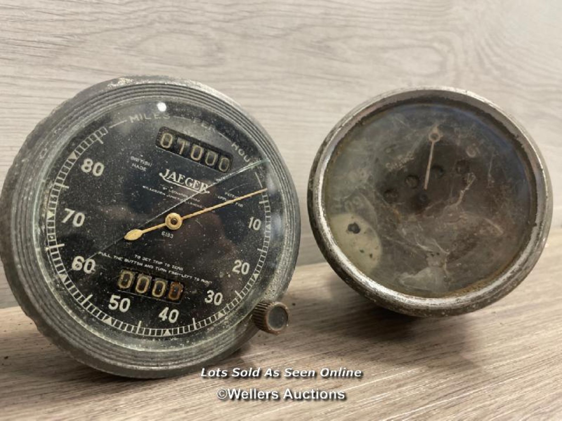 VINTAGE AUTOMOTIVE - FOUR VINTAGE SPEEDOMETERS & ODOMETERS INCLUDING JAEGER AND SMITHS - Image 3 of 3