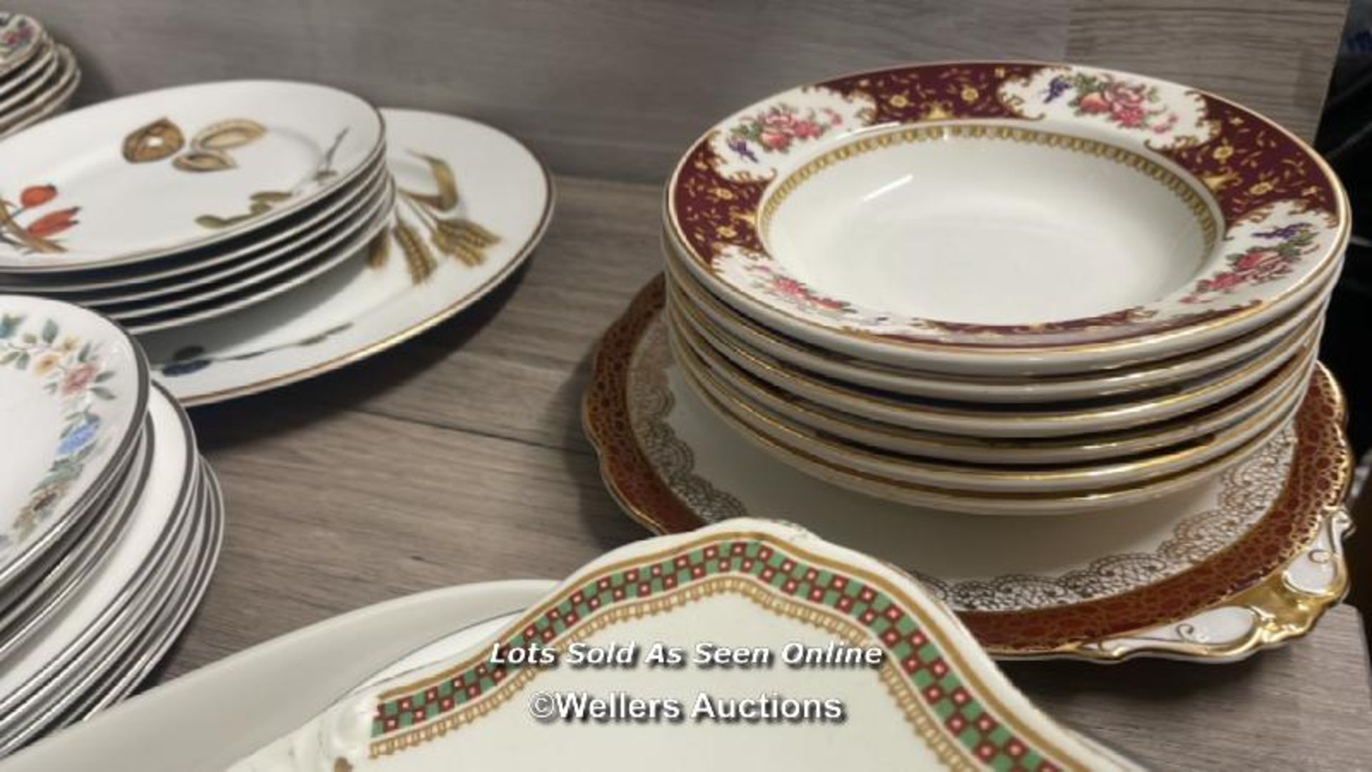 ASSORTED CHINA PLATES AND SAUCERS INCLUDING ROYAL DOULTON "VICTORIA" , ROYAL DOULTON "OLD COLONY" - Image 10 of 13