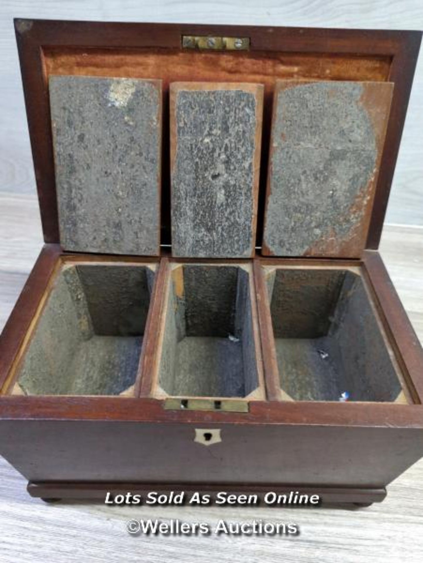 *ANTIQUE REGENCY MAHOGANY SARCOPHAGUS TEA CADDY - 3 CADDIES IN STUNNING CONDITION - Image 7 of 8
