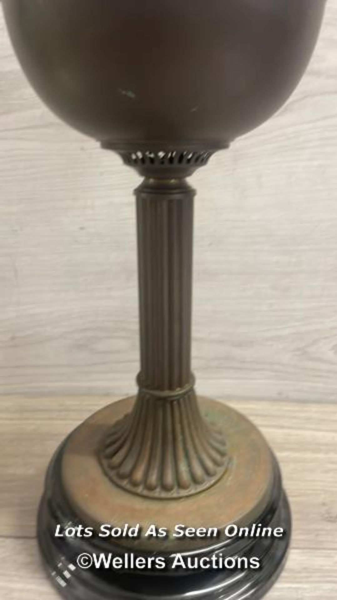 *VICTORIAN OIL LAMP WITH GLASS SHADE - Image 3 of 5
