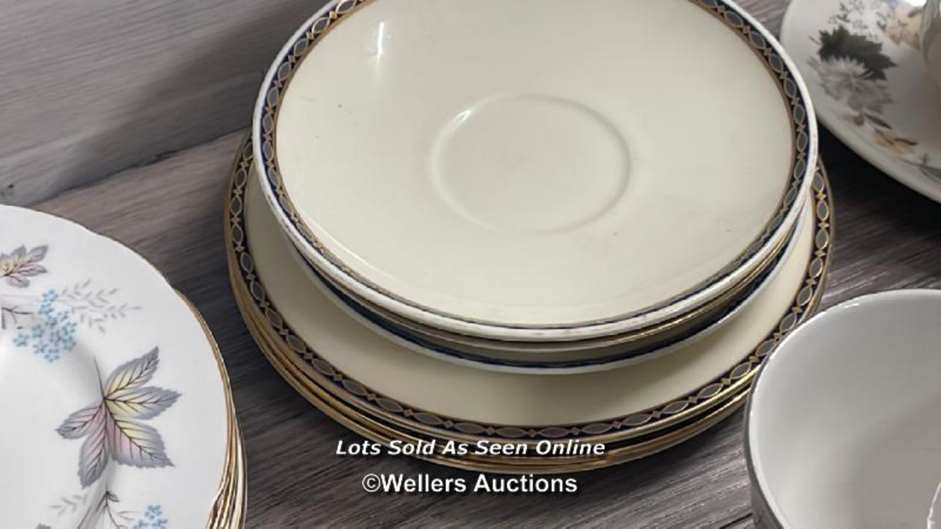 ASSORTED CHINAWARE INCLUDING ROYAL DOULTON "ROSE ELEGANCE" AND MINTON (46) - Image 8 of 14