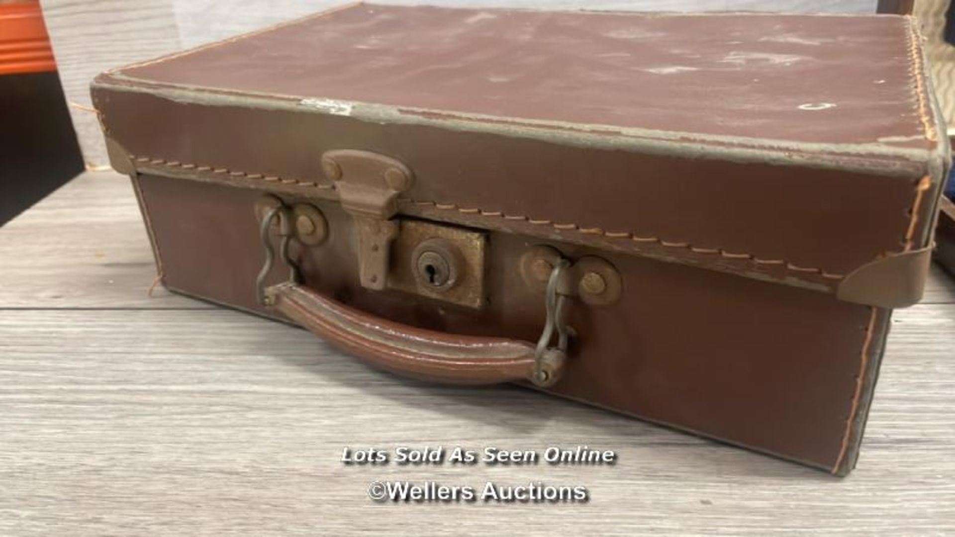 *CASED SET OF FISH CUTTLERY AND A SMALL "PADINGTON" STYLE SUITCASE - Image 4 of 4