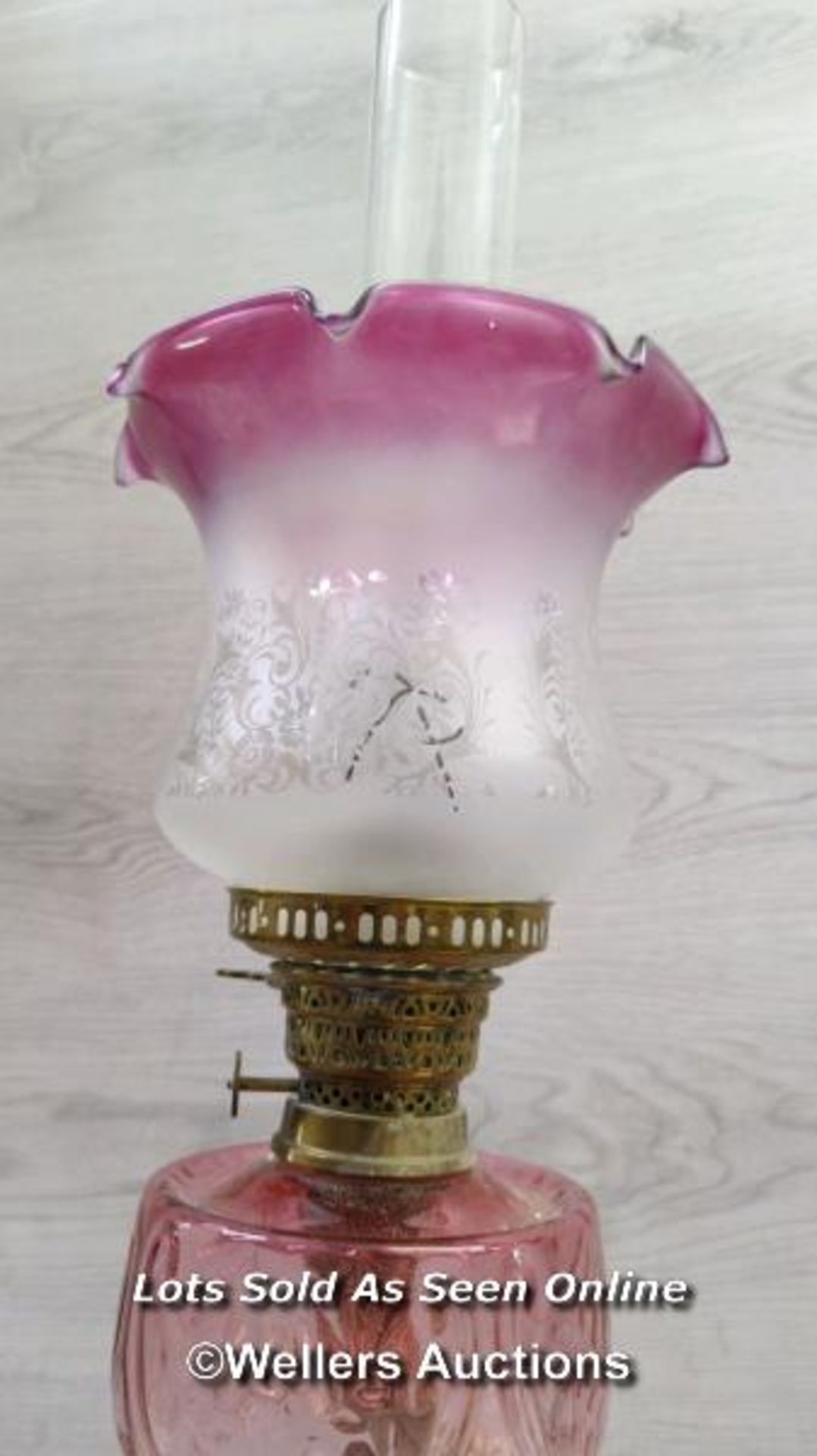*ANTIQUE CRANBERRY GLASS OIL LAMP CORINTHIAN BRASS COLUMN FLUTED SHADE - Image 6 of 8