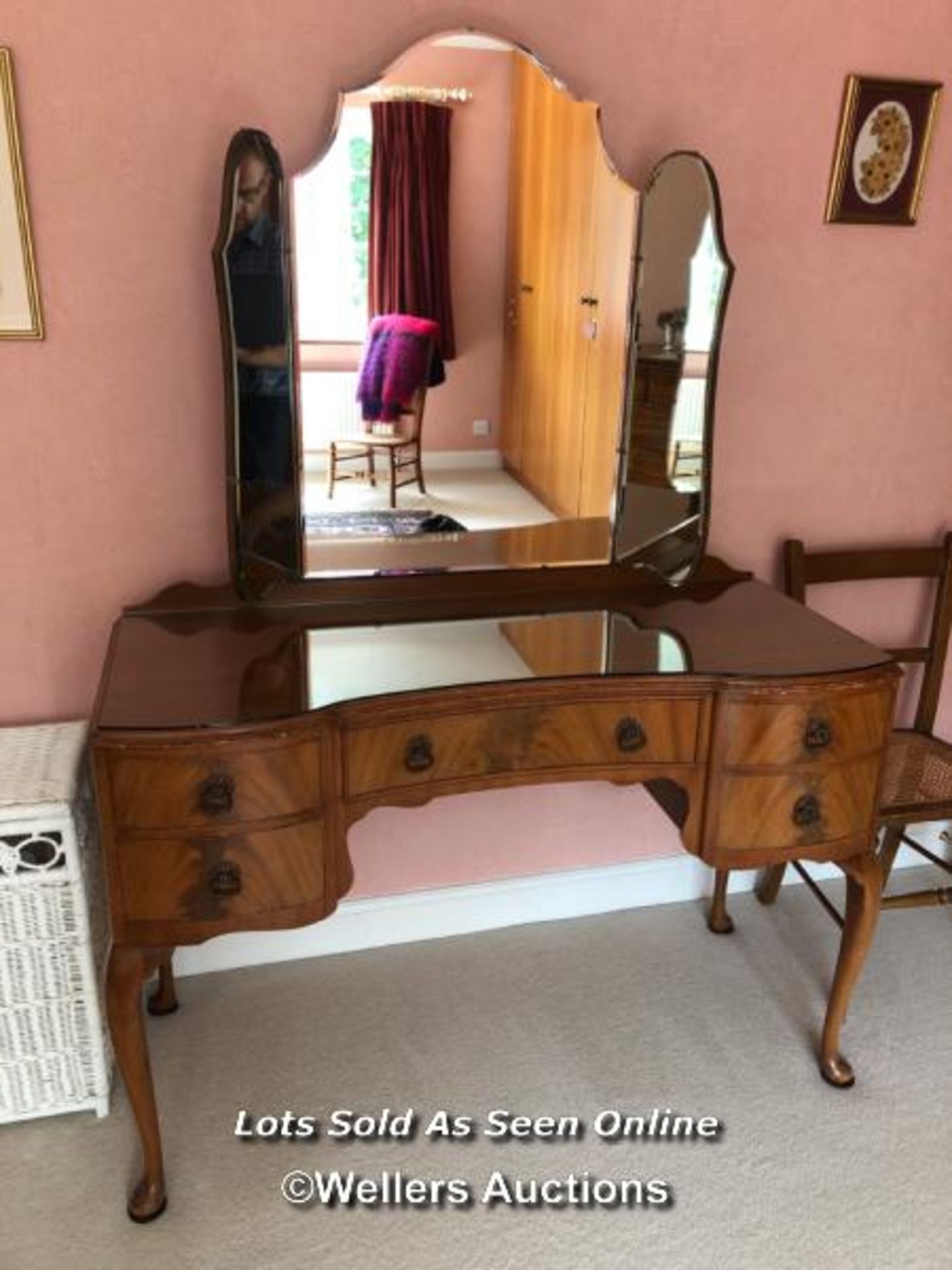 ANTIQUE FIVE DRAWER DRESSING TABLE WITH GLASS TOP AND FOLDING MIRROR, 117 X 78 X 50CM, MADE BY THE