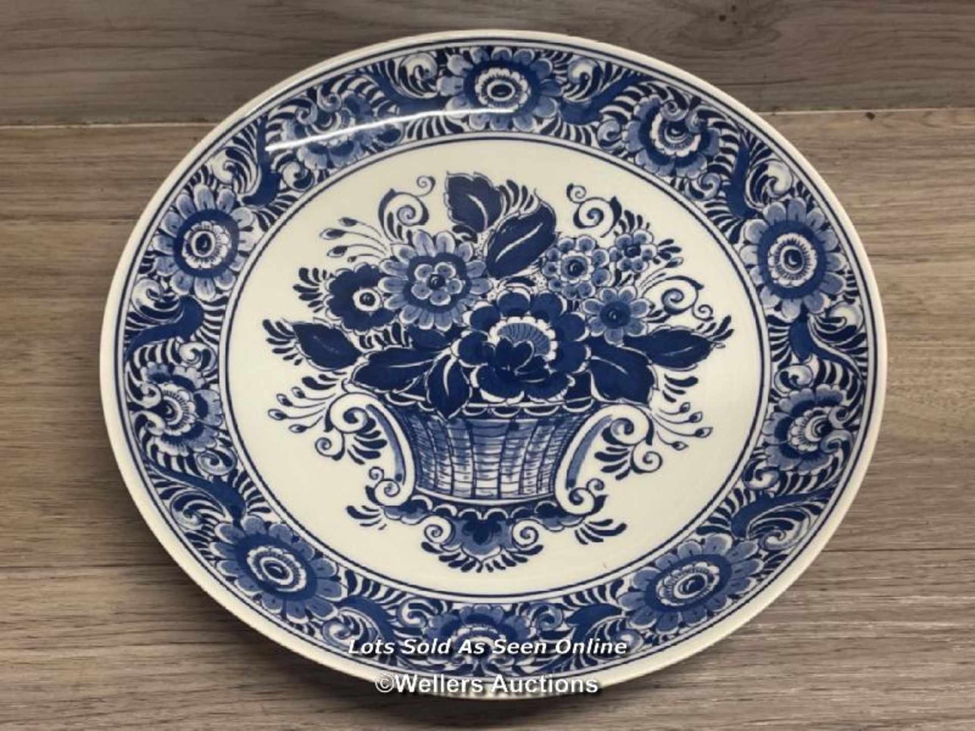 MODERN DELFTWARE PLATE NO. 327/25, 25CM DIAMETER