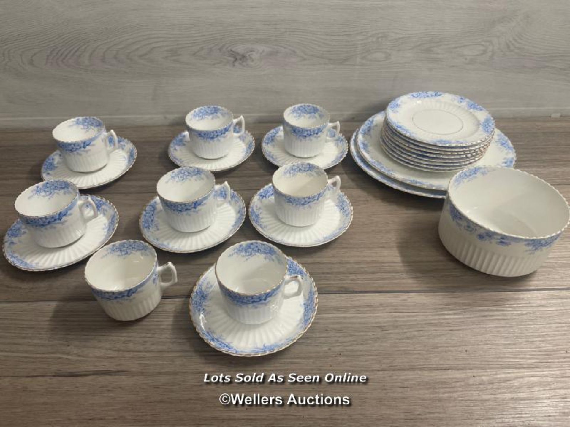 PART VICTORIAN BLUE & WHITE FINE BONE CHINA TEA SERVICE (26)