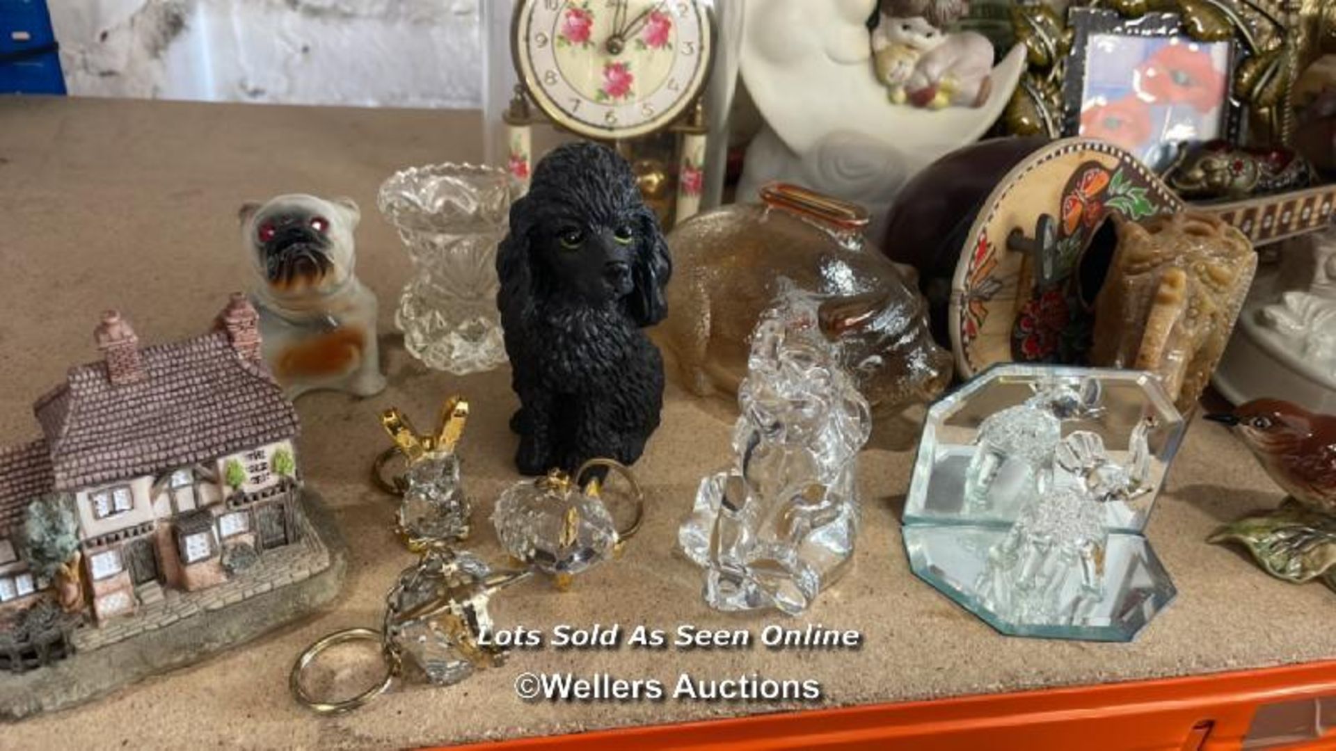 ASSORTED BRIC-A-BRAC INCLUDING DOLLS, BOTTLES, CLOCK AND ELEPHANTS - Image 6 of 8
