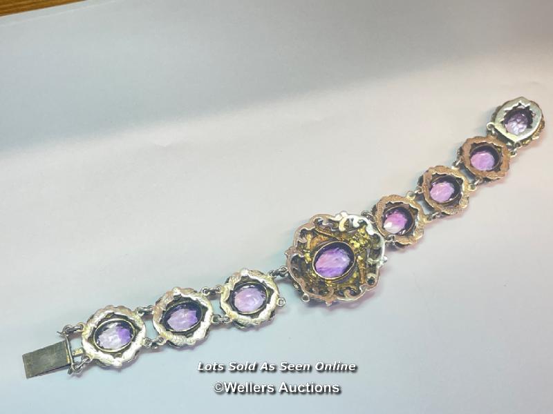 MATCHING NECKLACE & BRACELET WITH AMETHYSTS AND SEED PEARLS, CENTRAL AMETHYST MEASURES 13.5MM X 8. - Image 5 of 6
