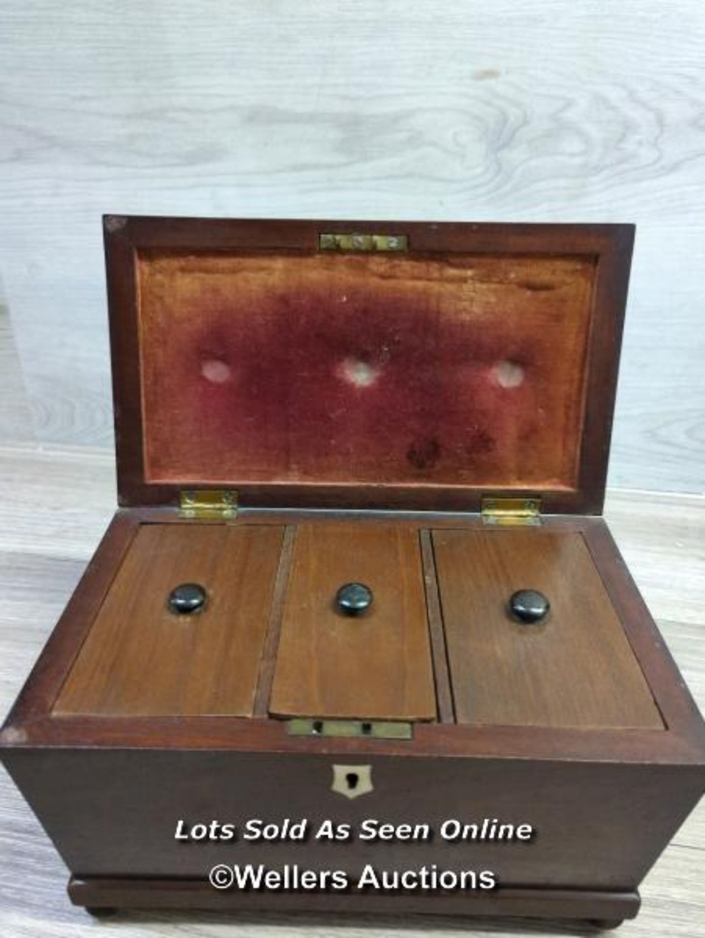 *ANTIQUE REGENCY MAHOGANY SARCOPHAGUS TEA CADDY - 3 CADDIES IN STUNNING CONDITION - Image 6 of 8