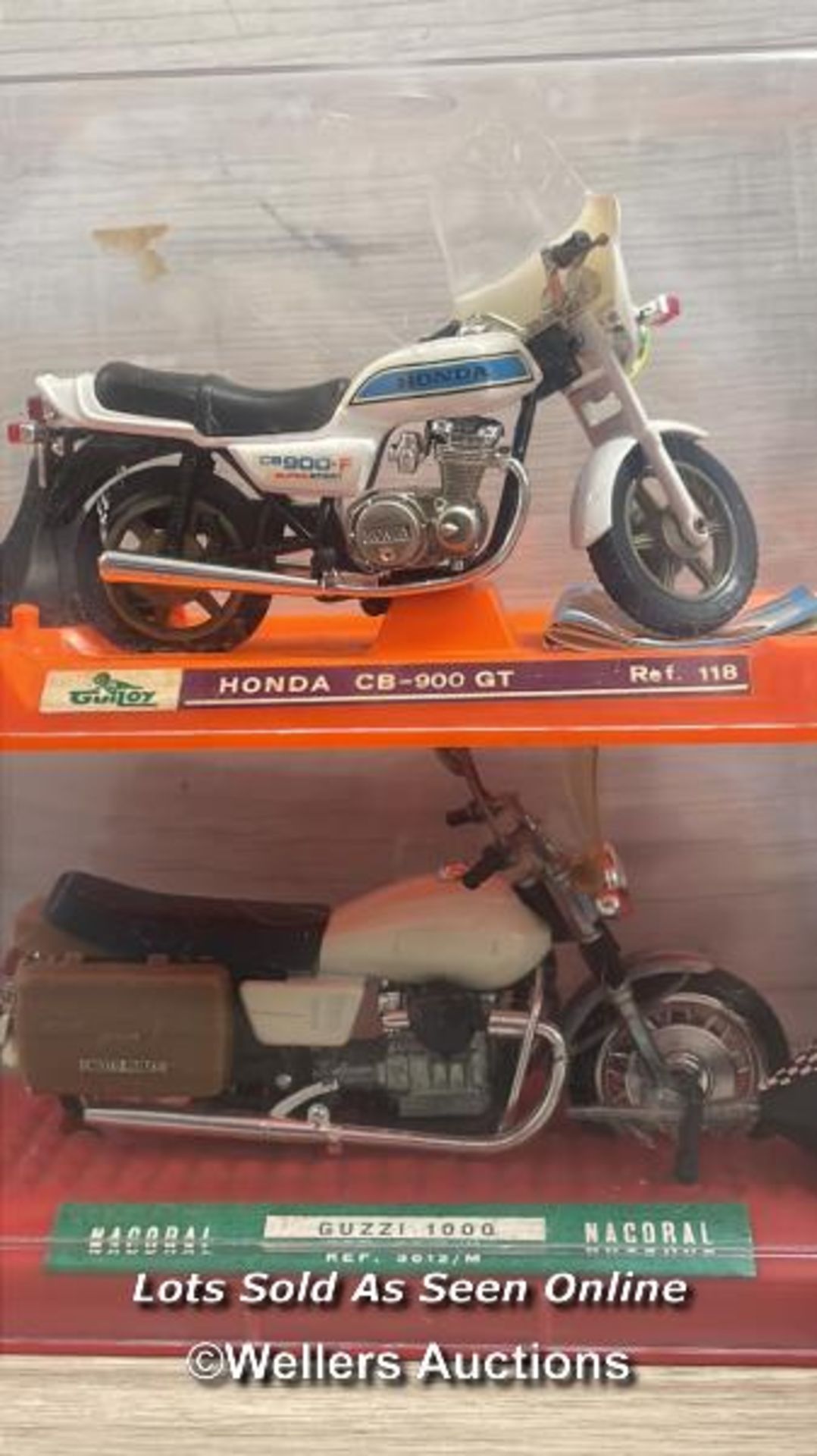 SIX COLLECTABLE MODEL MOTORBIKES - Image 2 of 4