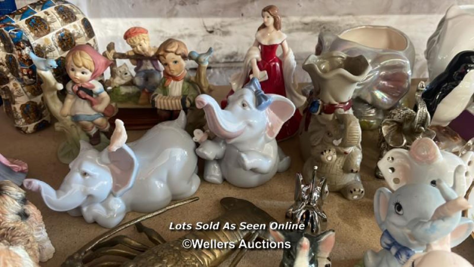 ASSORTED BRIC-A-BRAC INCLUDING MAINLY COLLECTABLE ELEPHANTS - Image 3 of 5