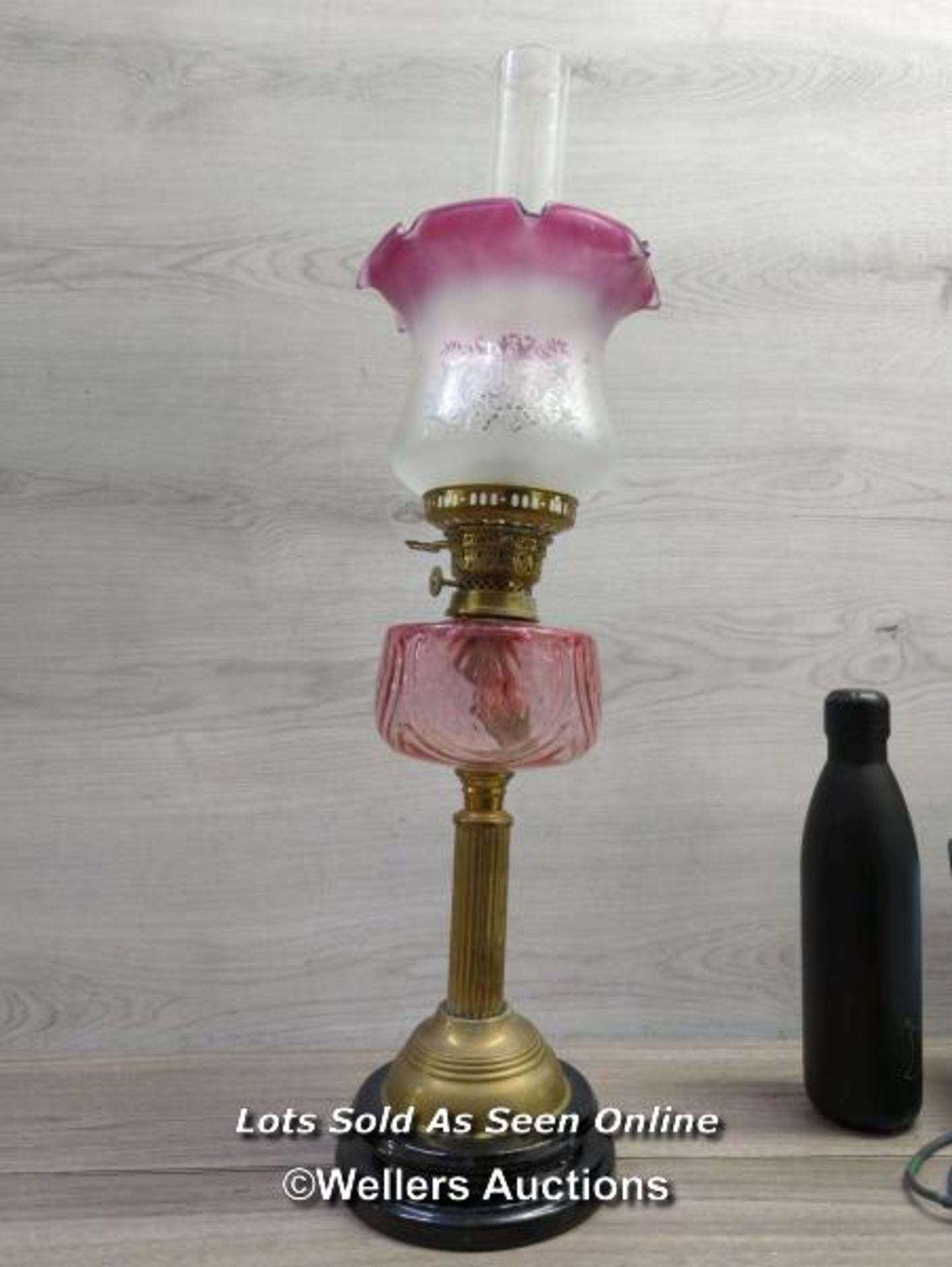 *ANTIQUE CRANBERRY GLASS OIL LAMP CORINTHIAN BRASS COLUMN FLUTED SHADE - Image 7 of 8