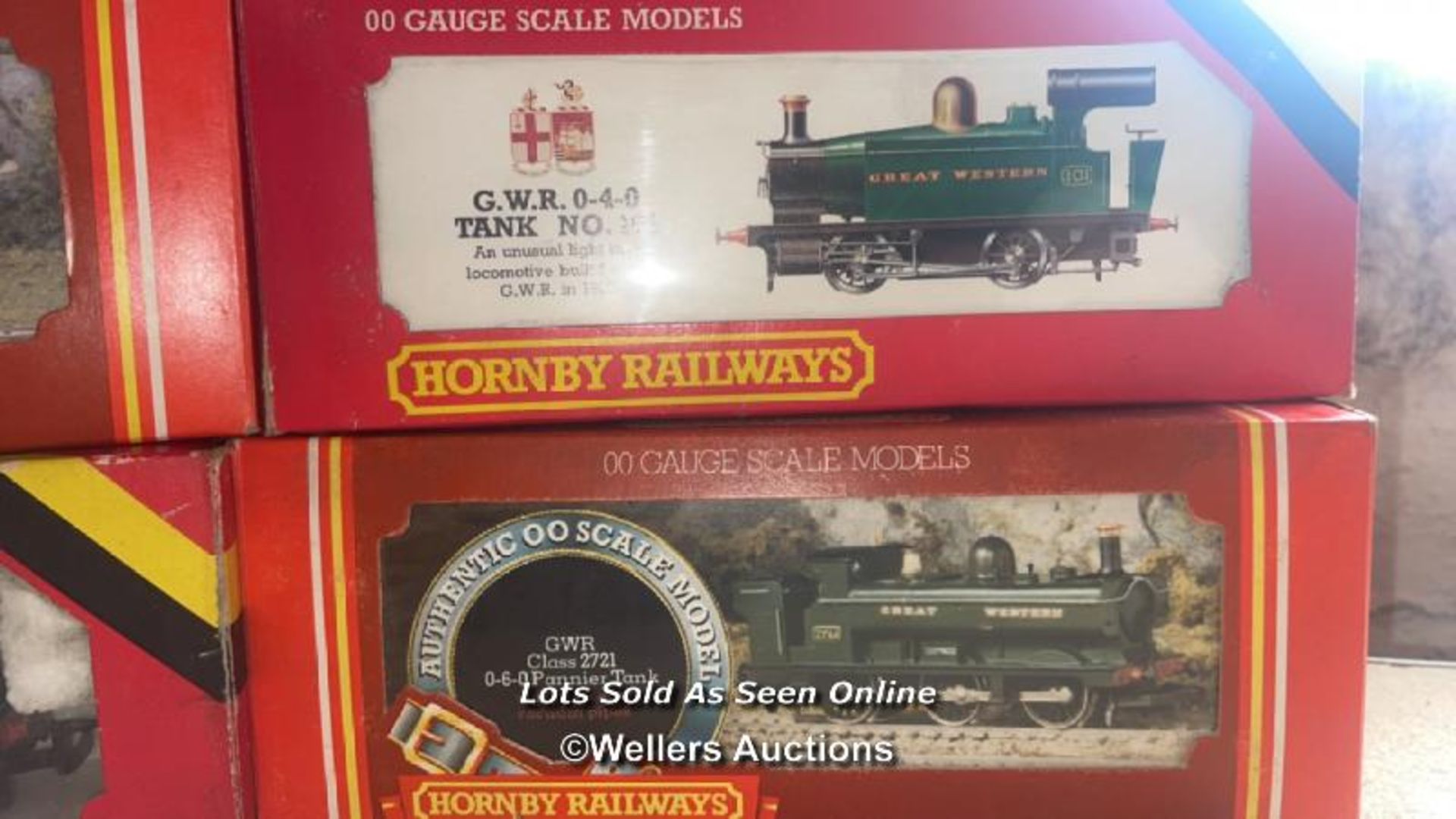 FIVE BOXED HORNBY MODEL TRAINS INCLUDING R.761 G.W.R. HALL LOCOMOTIVE - Image 4 of 6