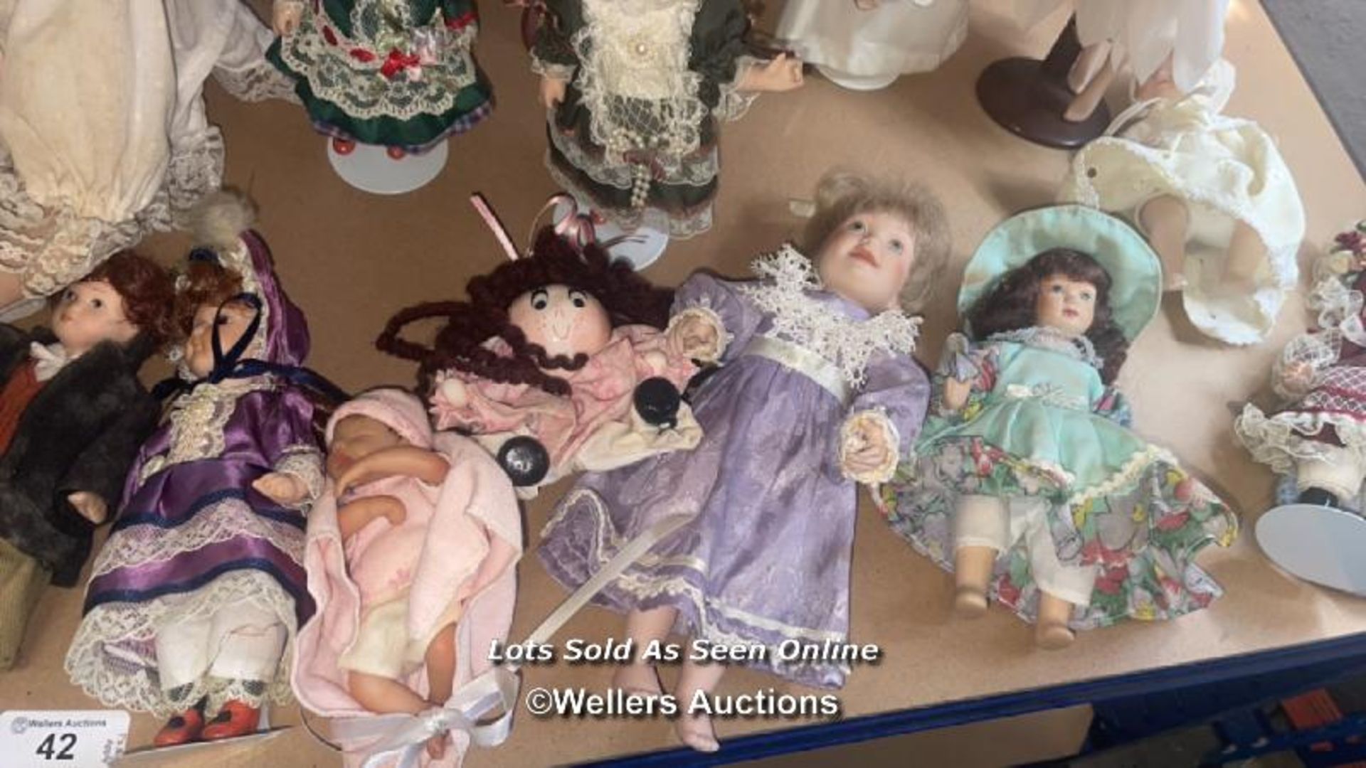 QUANTITY OF ASSORTED DOLLS OF DIFFERENT MAKES, SHAPES AND SIZES - Image 6 of 6