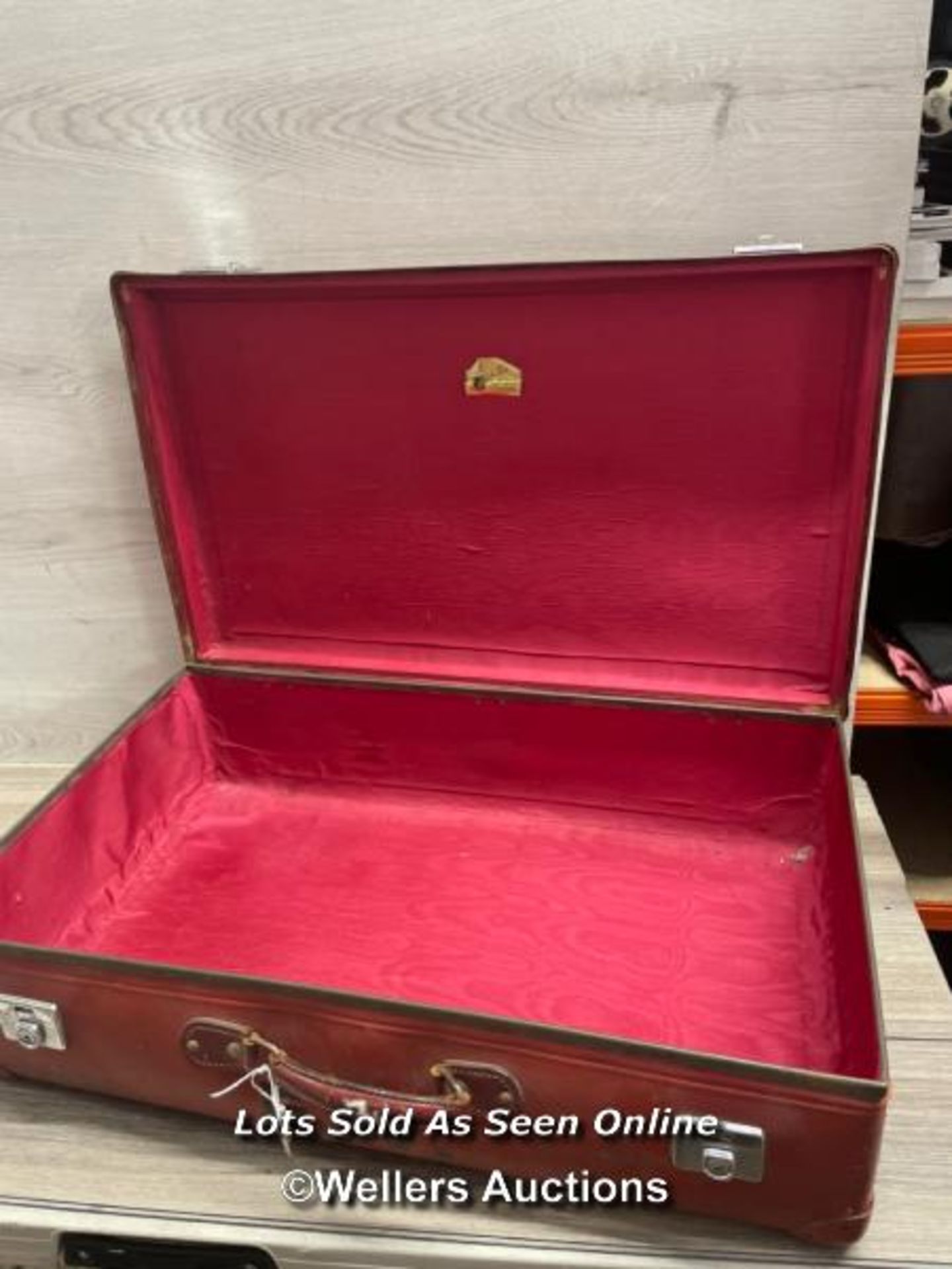 TWO VINTAGE SUITCASES - Bild 3 aus 5