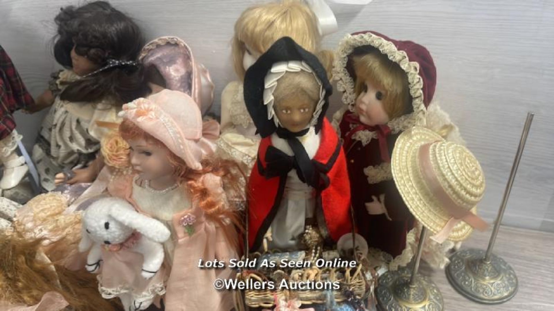 QUANTITY OF ASSORTED DOLLS MAINLY PORCALAIN - Image 6 of 7